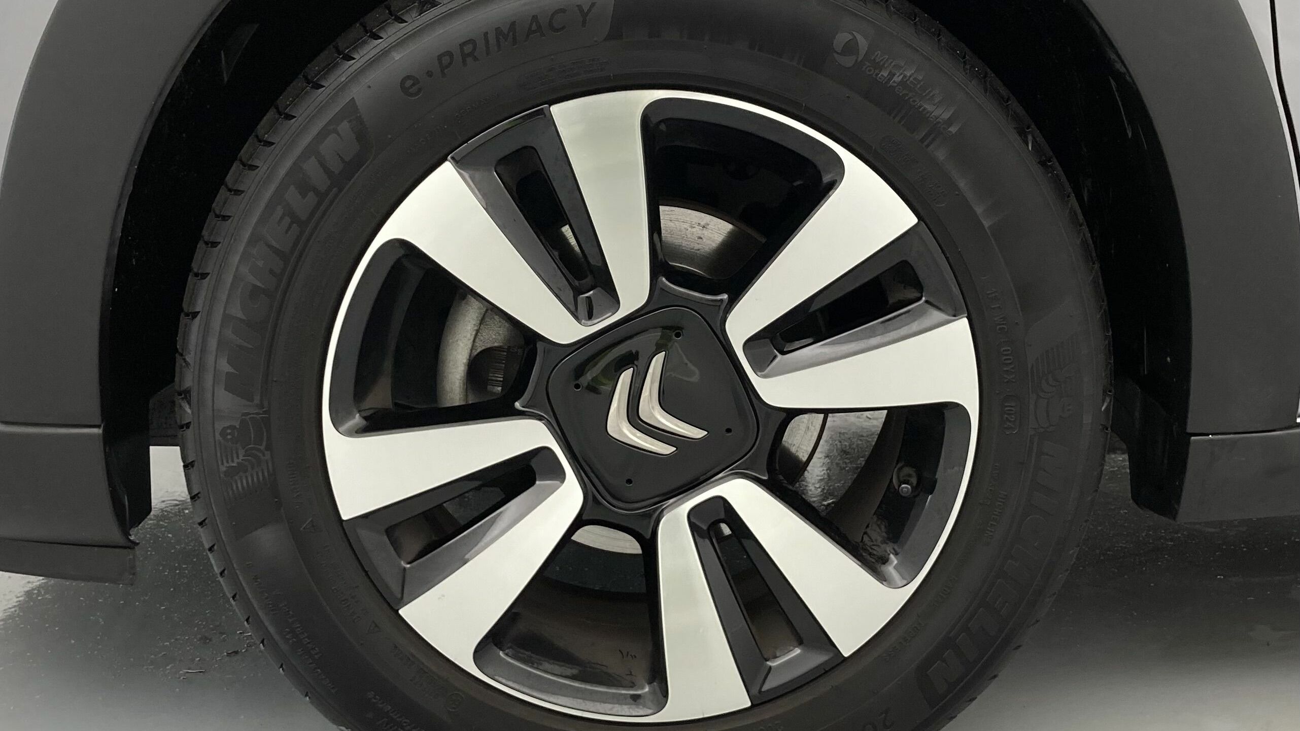 citroen c3 origin max 1.2 PURETECH 83 2024 gris acero / negro 26