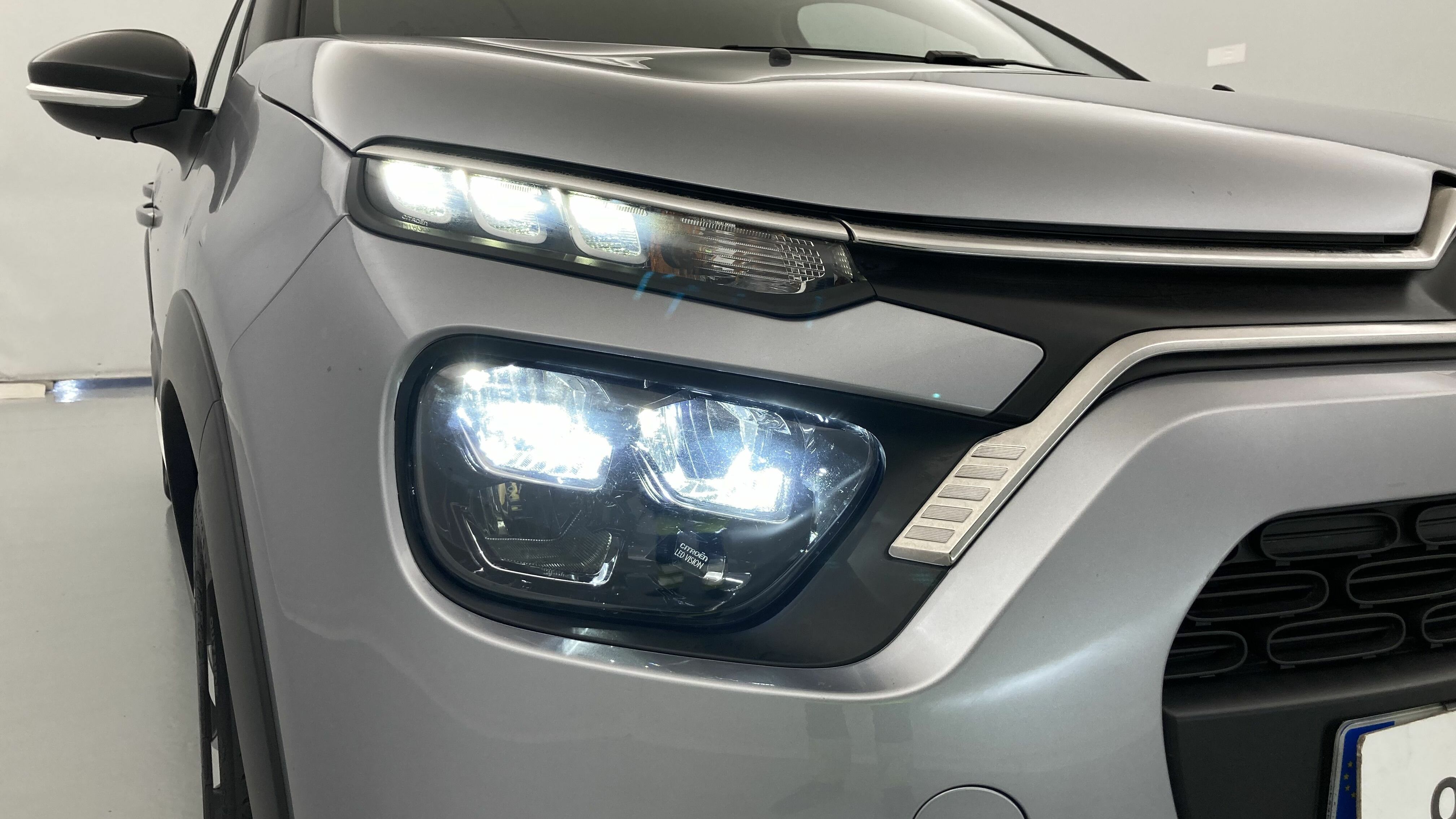 citroen c3 origin max 1.2 PURETECH 83 2024 gris acero / negro 28