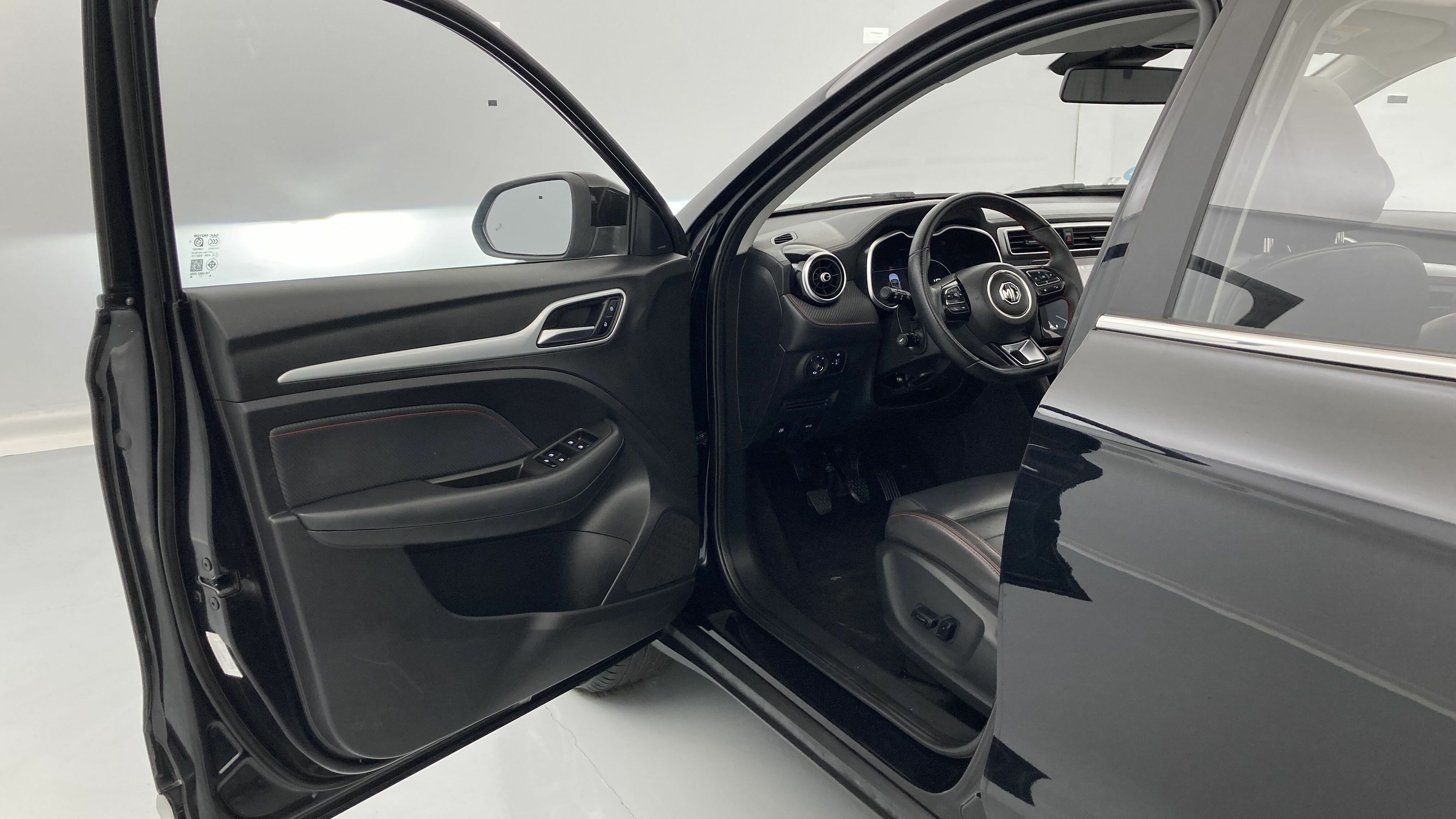 mg zs luxury 1.0 T-GDI 111 2023 pebble black 14