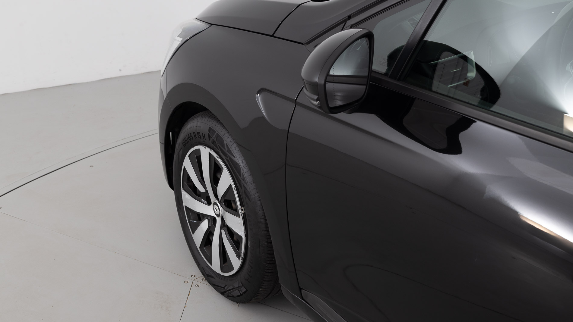 renault clio equilibre 1.0 TCE 91 2023 negro brillante 2