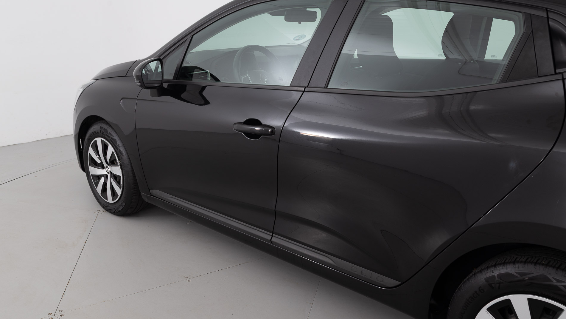 renault clio equilibre 1.0 TCE 91 2023 negro brillante 14