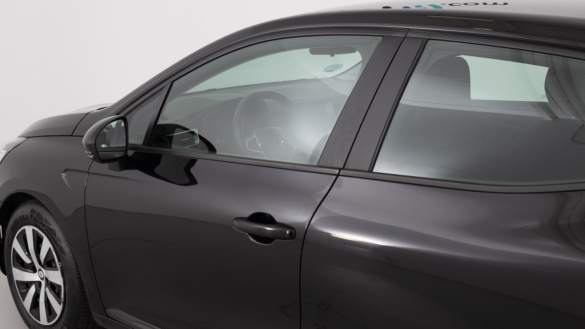 renault clio equilibre 1.0 TCE 91 2023 negro brillante 15