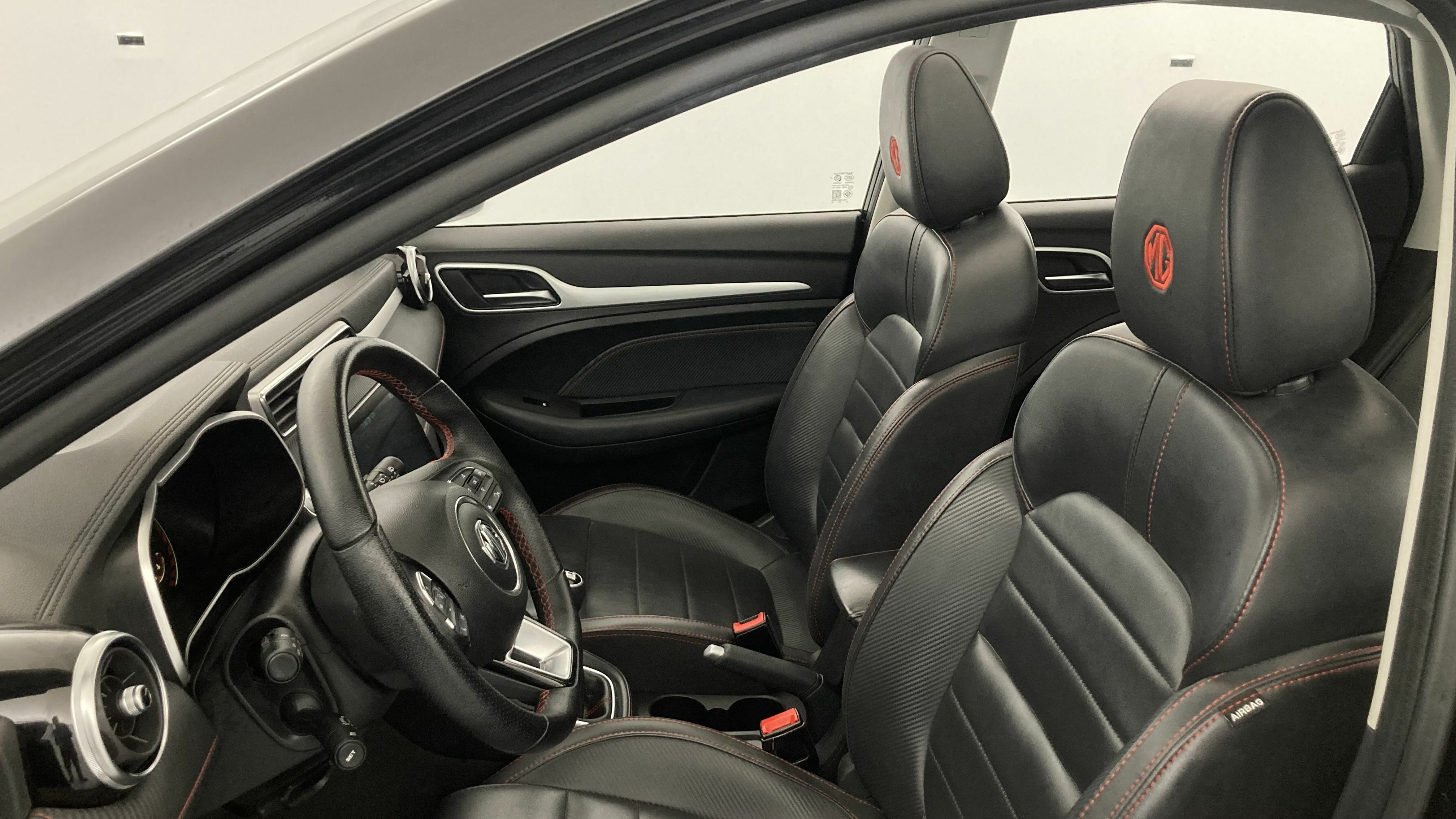 mg zs luxury 1.0 T-GDI 111 2023 pebble black 13