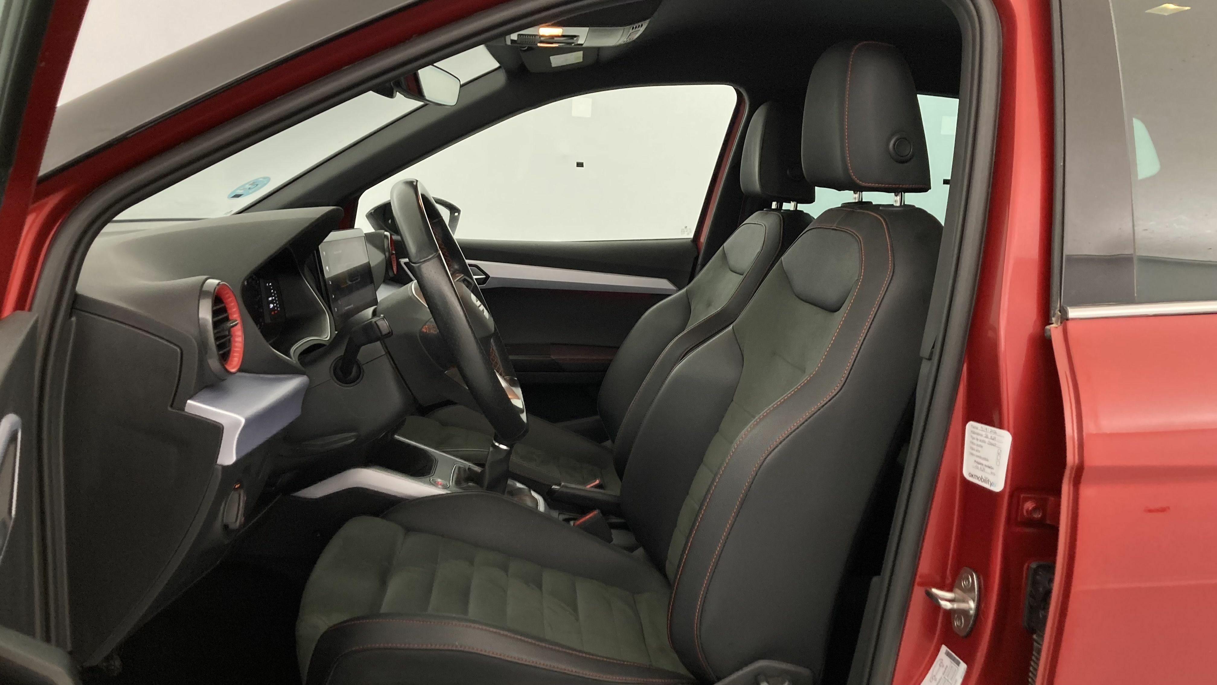 seat arona fr xl rx 1.0 TSI 115 2024 rojo desire / negro 14