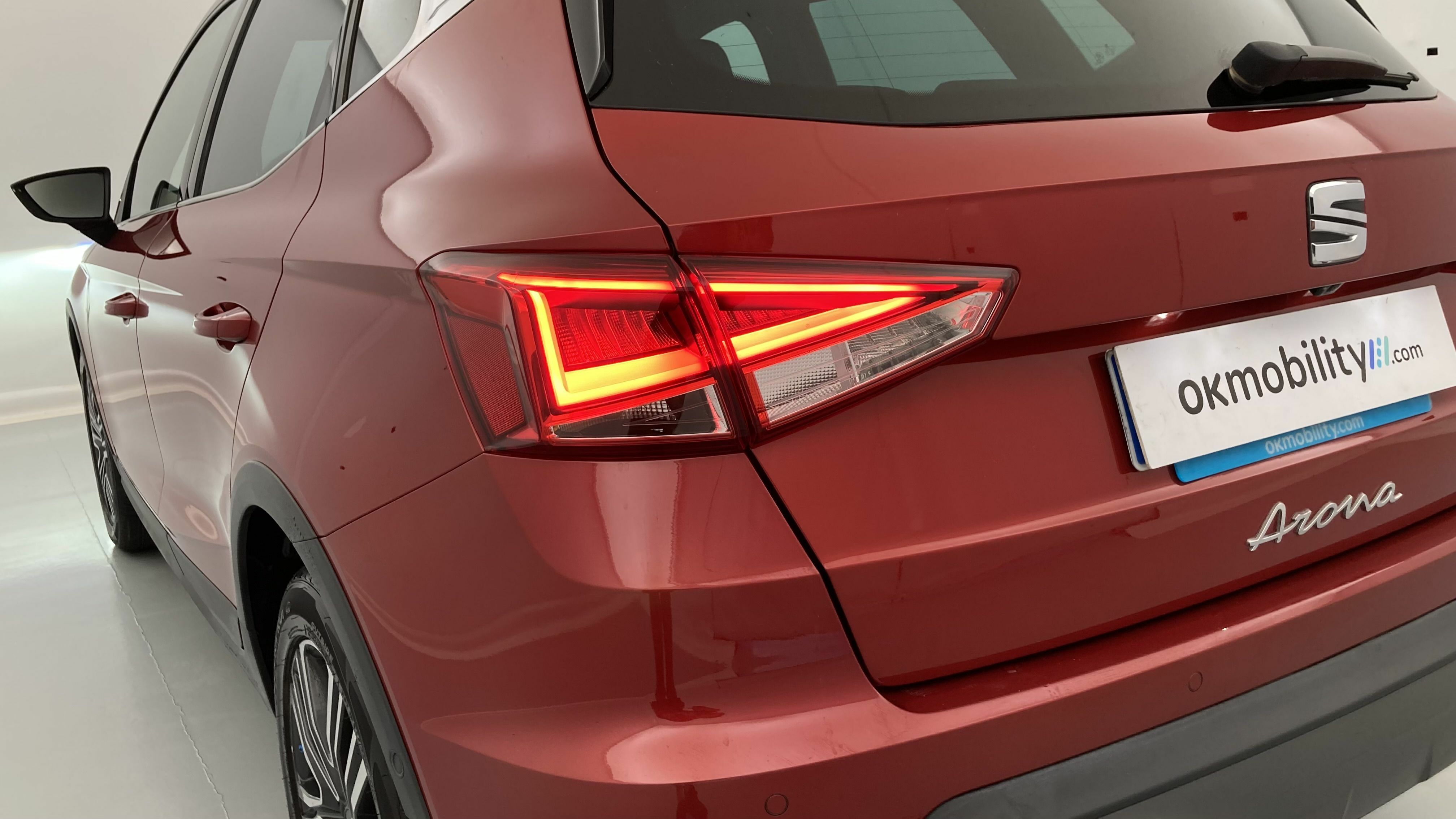 seat arona fr xl rx 1.0 TSI 115 2024 rojo desire / negro 30