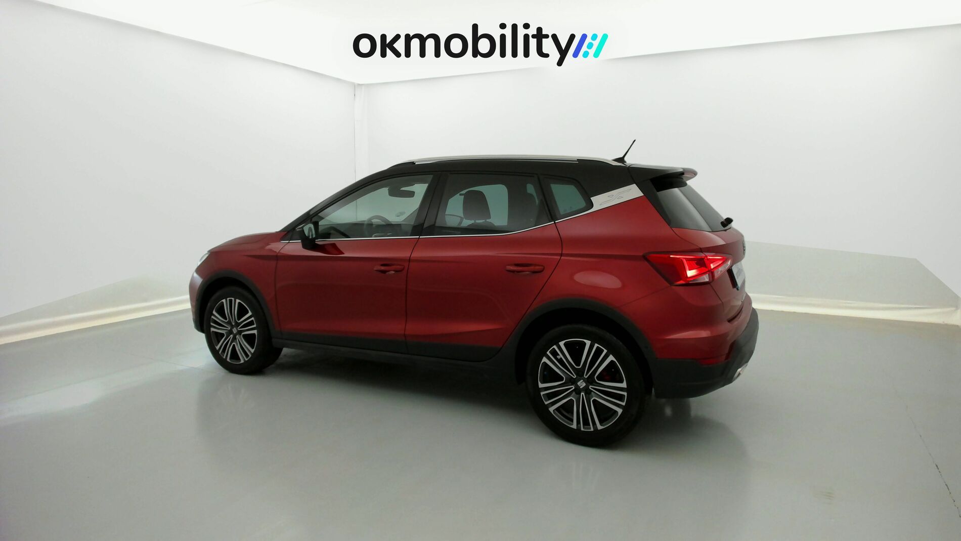 seat arona fr xl rx 1.0 TSI 115 2024 rojo desire / negro 8