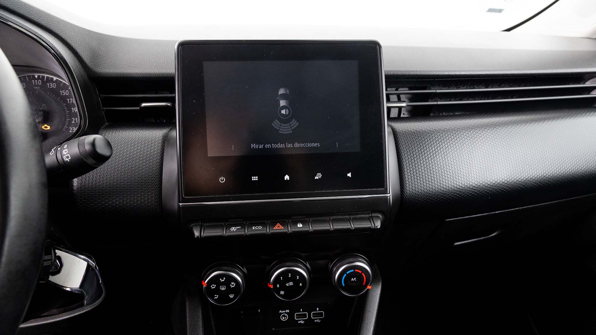 renault clio equilibre 1.0 TCE 90 2023 negro brillante 5