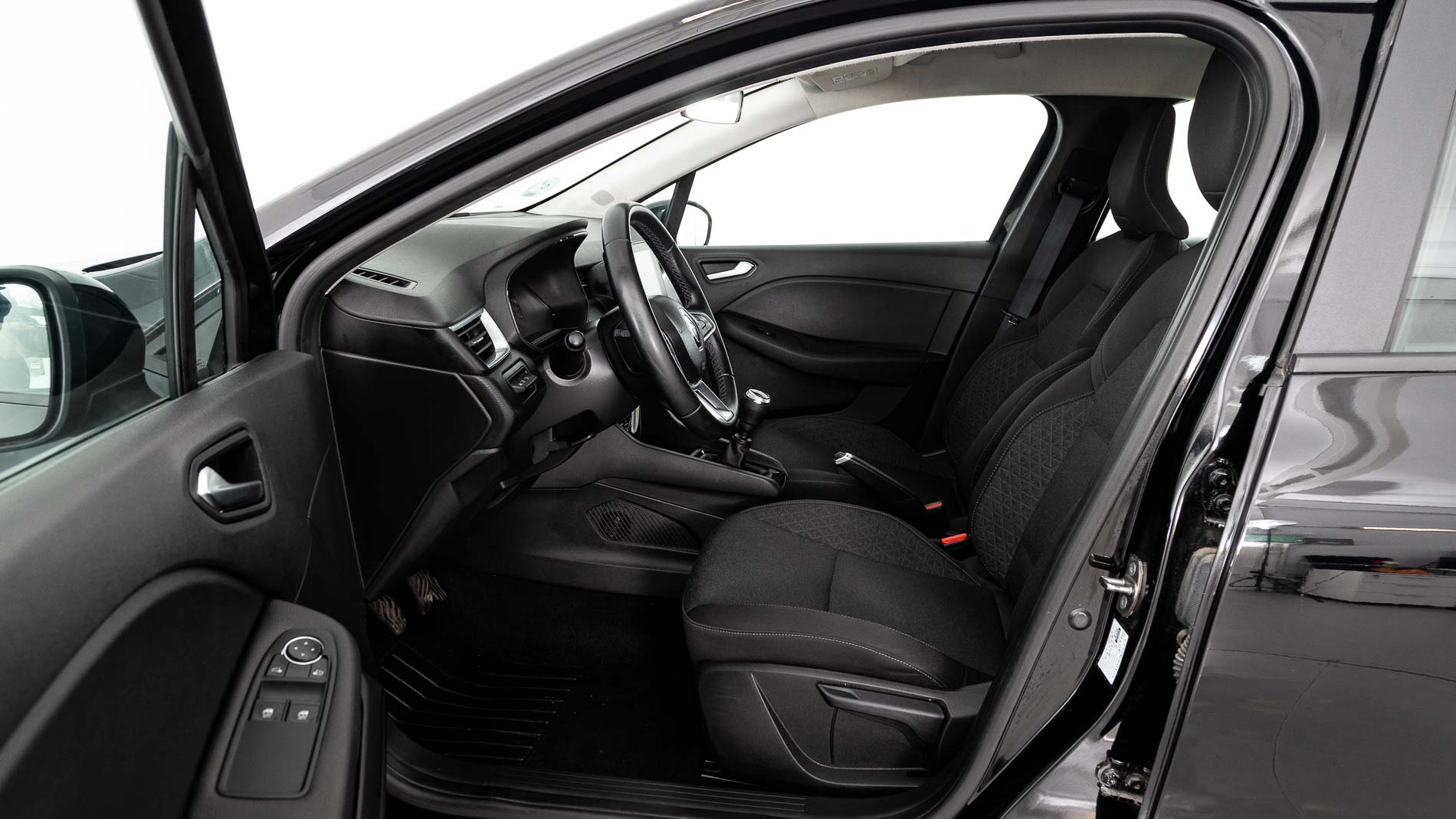 renault clio equilibre 1.0 TCE 90 2023 negro brillante 8