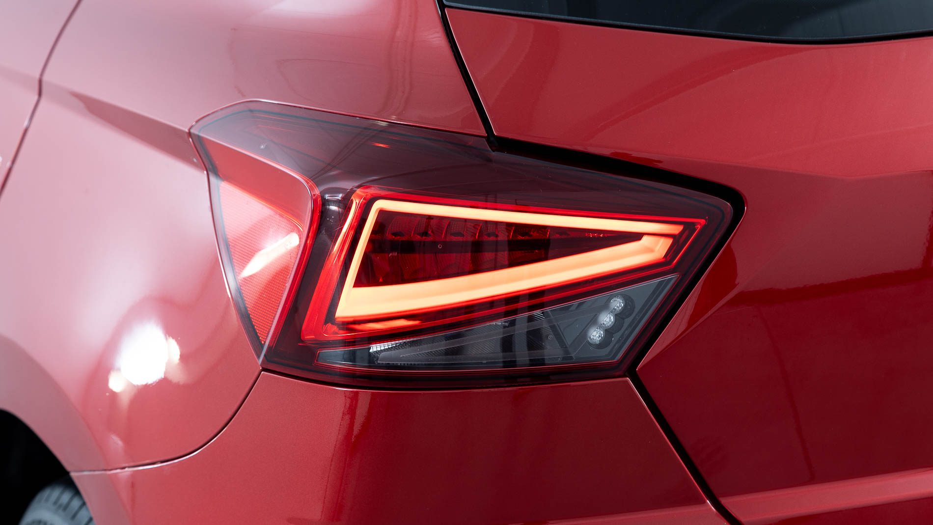 seat ibiza fr xl 1.0 TSI 110 2023 rojo desire 30