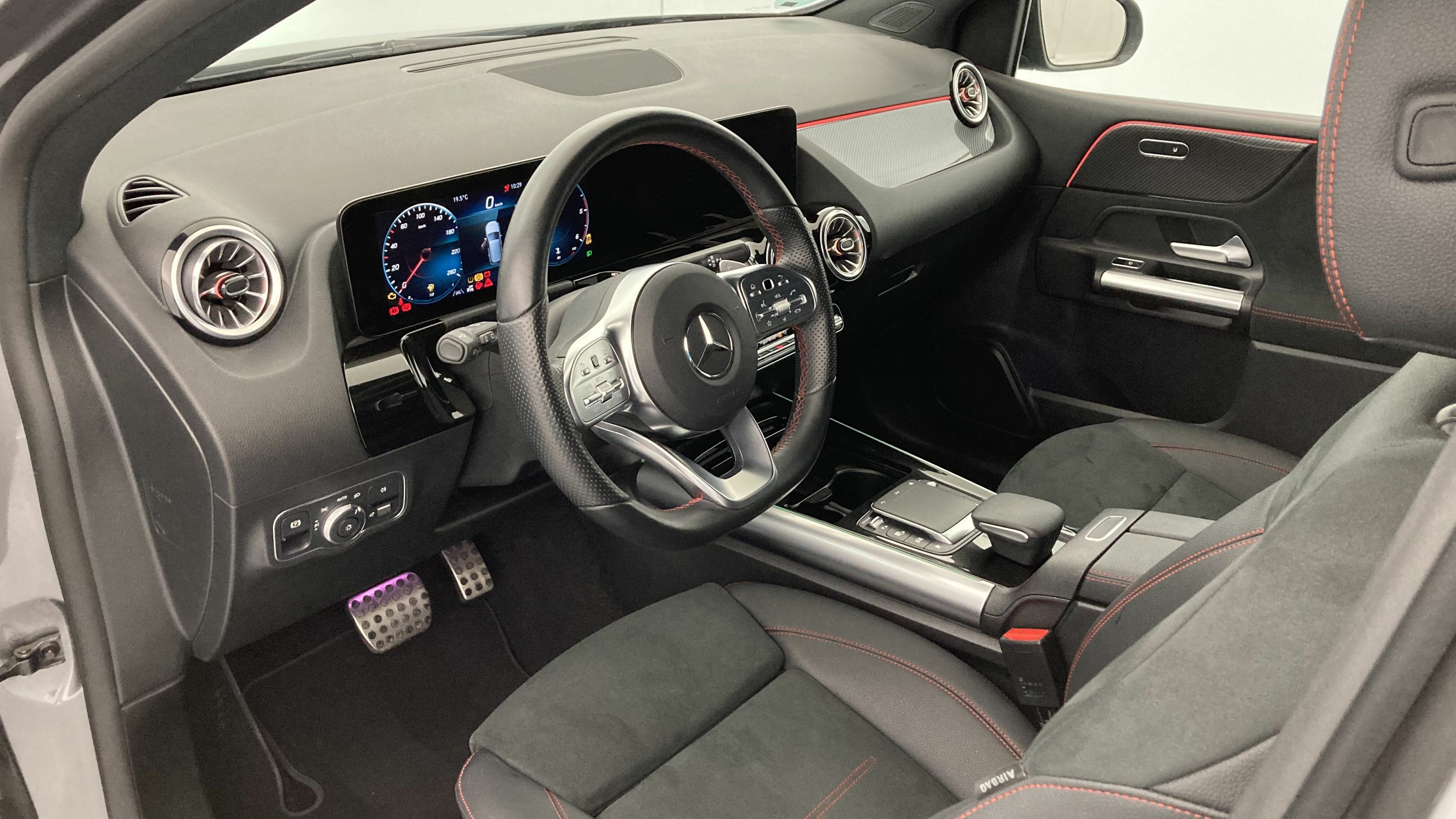 mercedes benz clase b amg line 200D 150 DCT 2022 gris montana 12