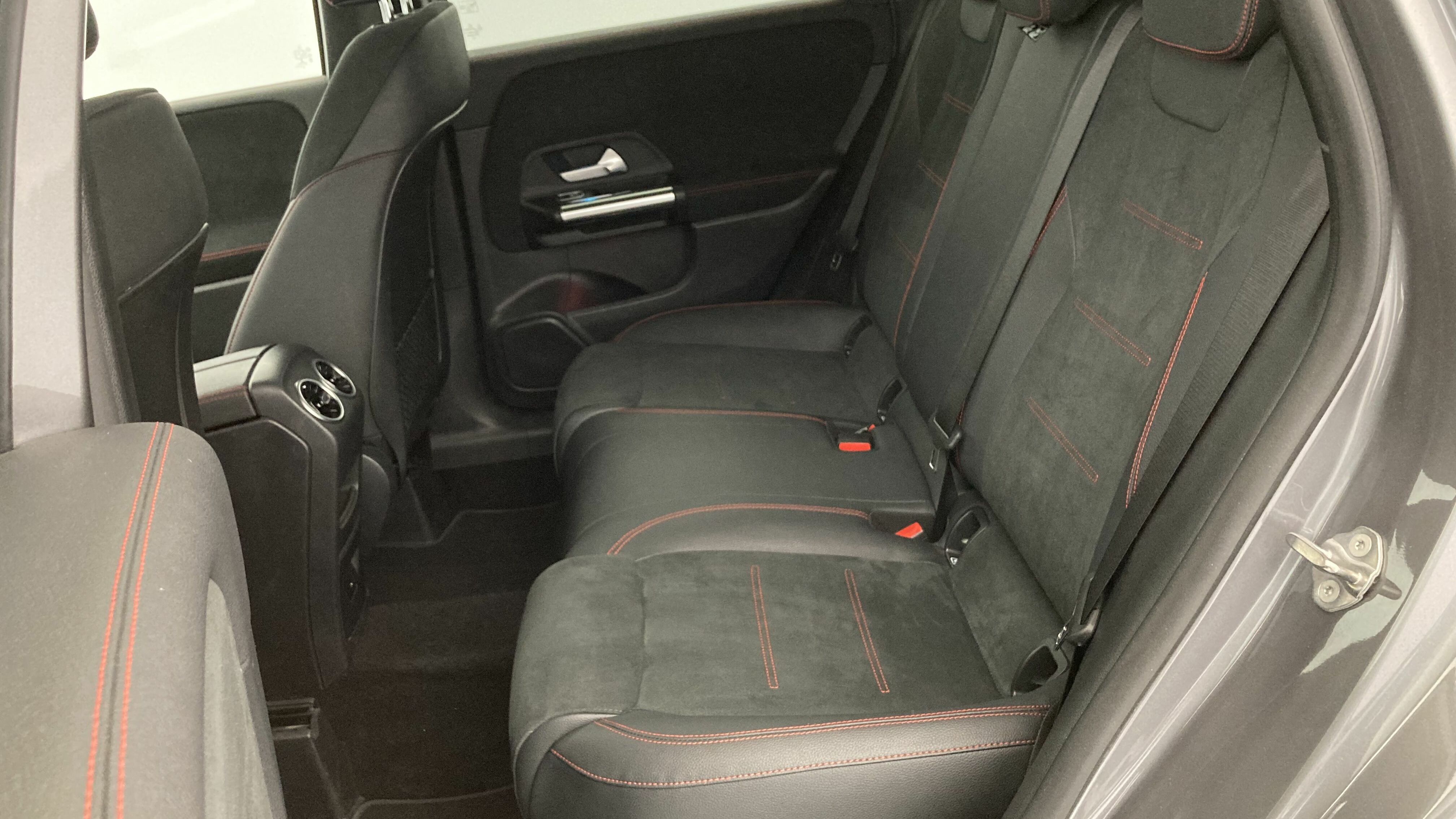 mercedes benz clase b amg line 200D 150 DCT 2022 gris montana 18