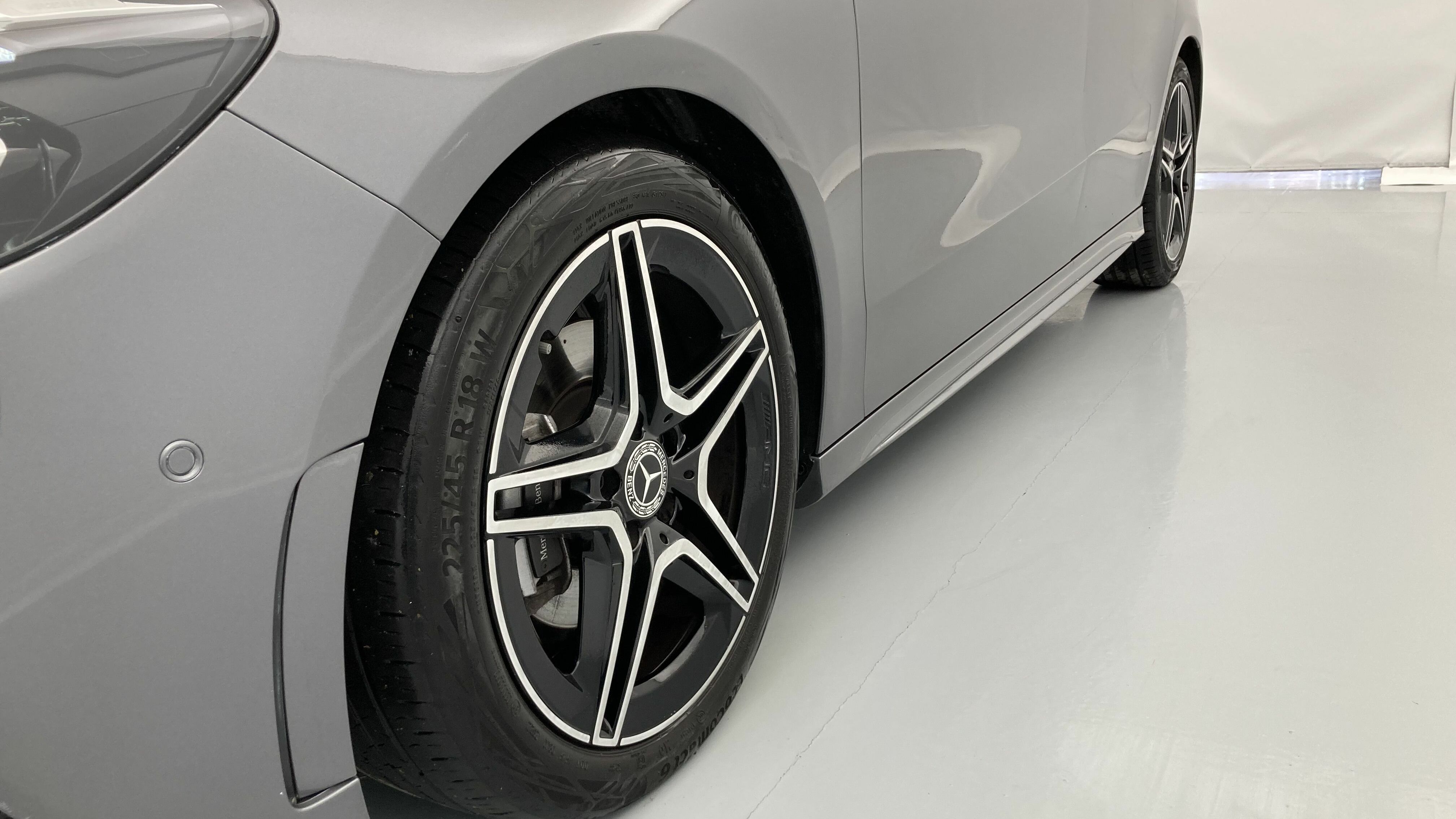 mercedes benz clase b amg line 200D 150 DCT 2022 gris montana 27