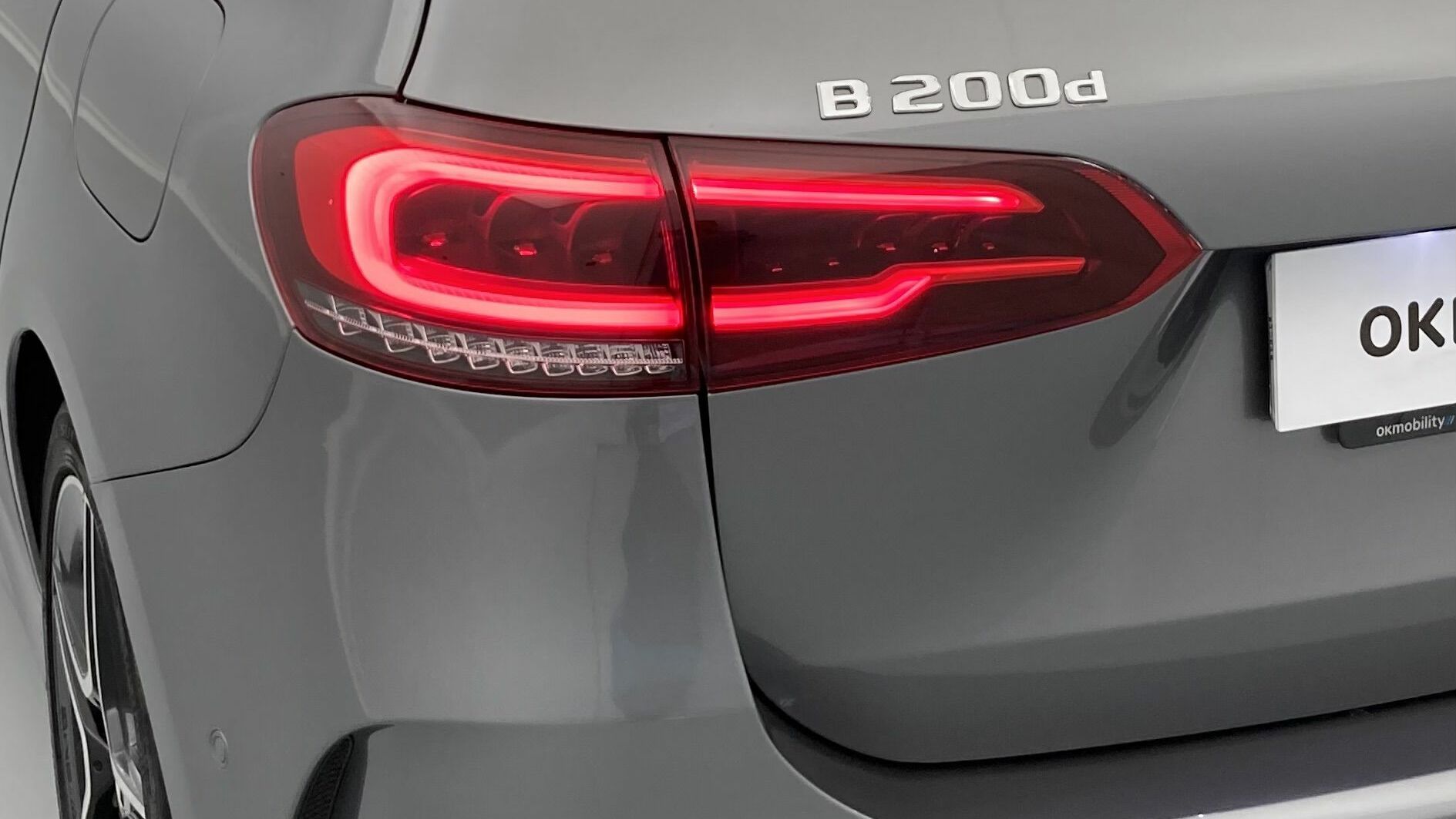 mercedes benz clase b amg line 200D 150 DCT 2022 gris montana 31