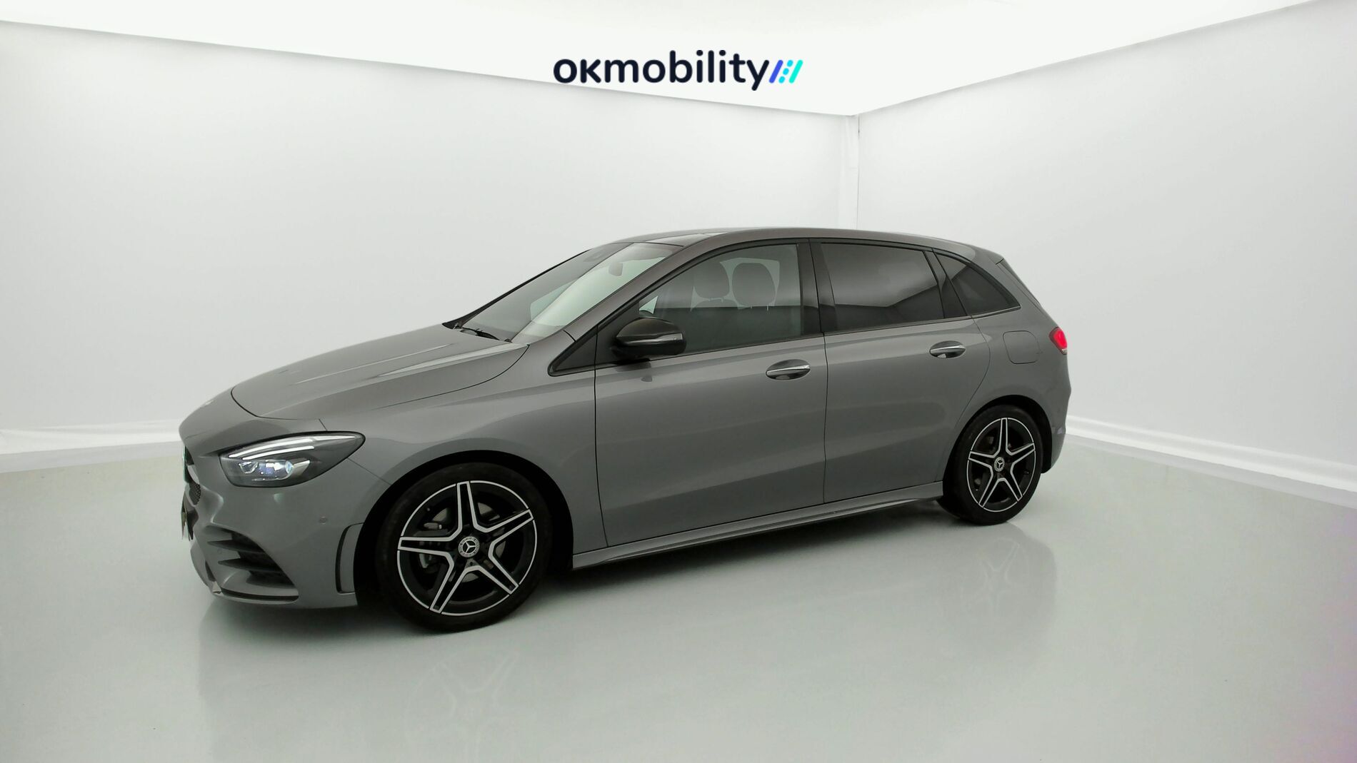 mercedes benz clase b amg line 200D 150 DCT 2022 gris montana 2