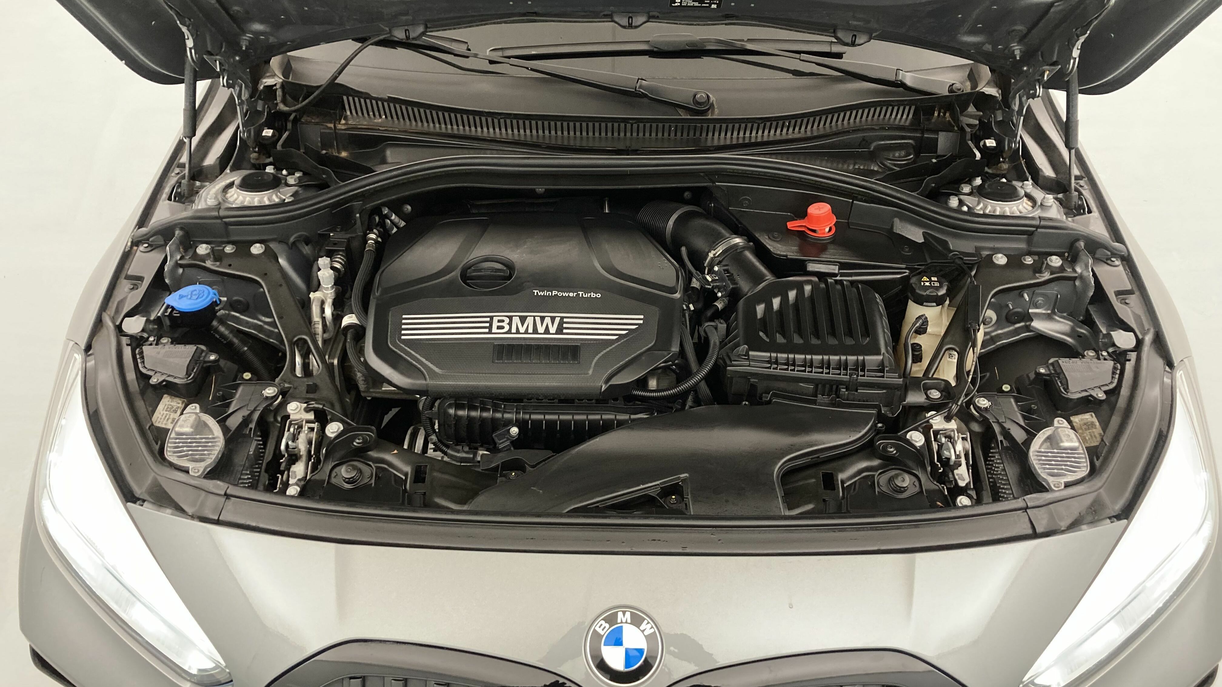 bmw serie 1 m sport colorvision 118I 136 STEPTRONIC 2024 skyscraper grau 24