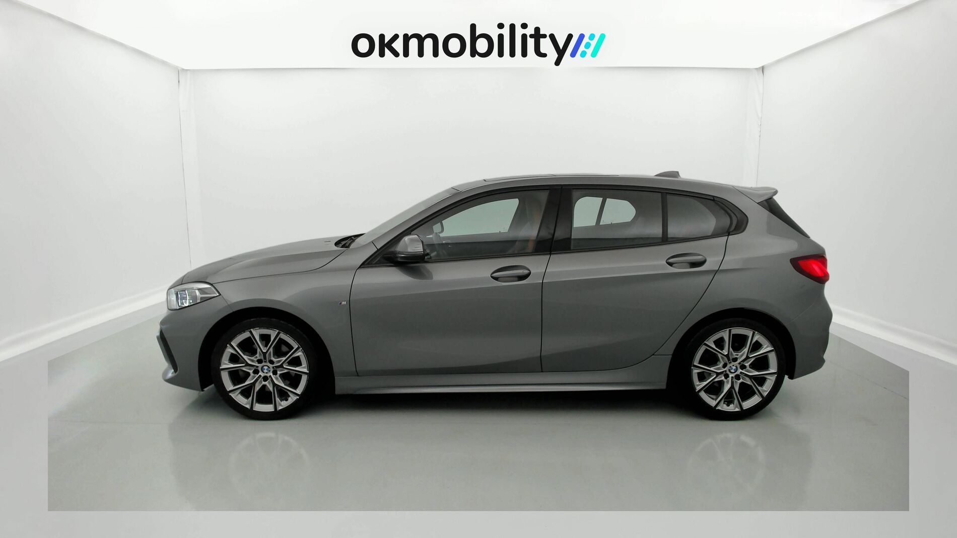 bmw serie 1 m sport colorvision 118I 136 STEPTRONIC 2024 skyscraper grau 5