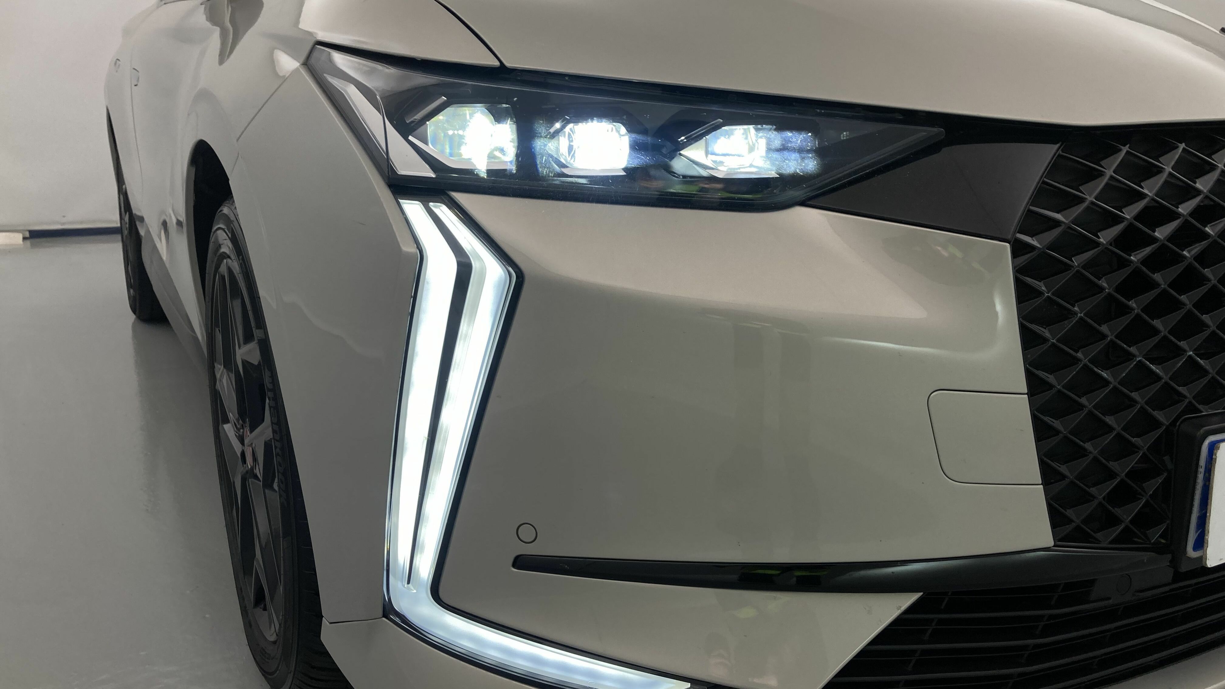 ds ds4 performance line + E-TENSE 225 CA 2023 crystal pearl 30