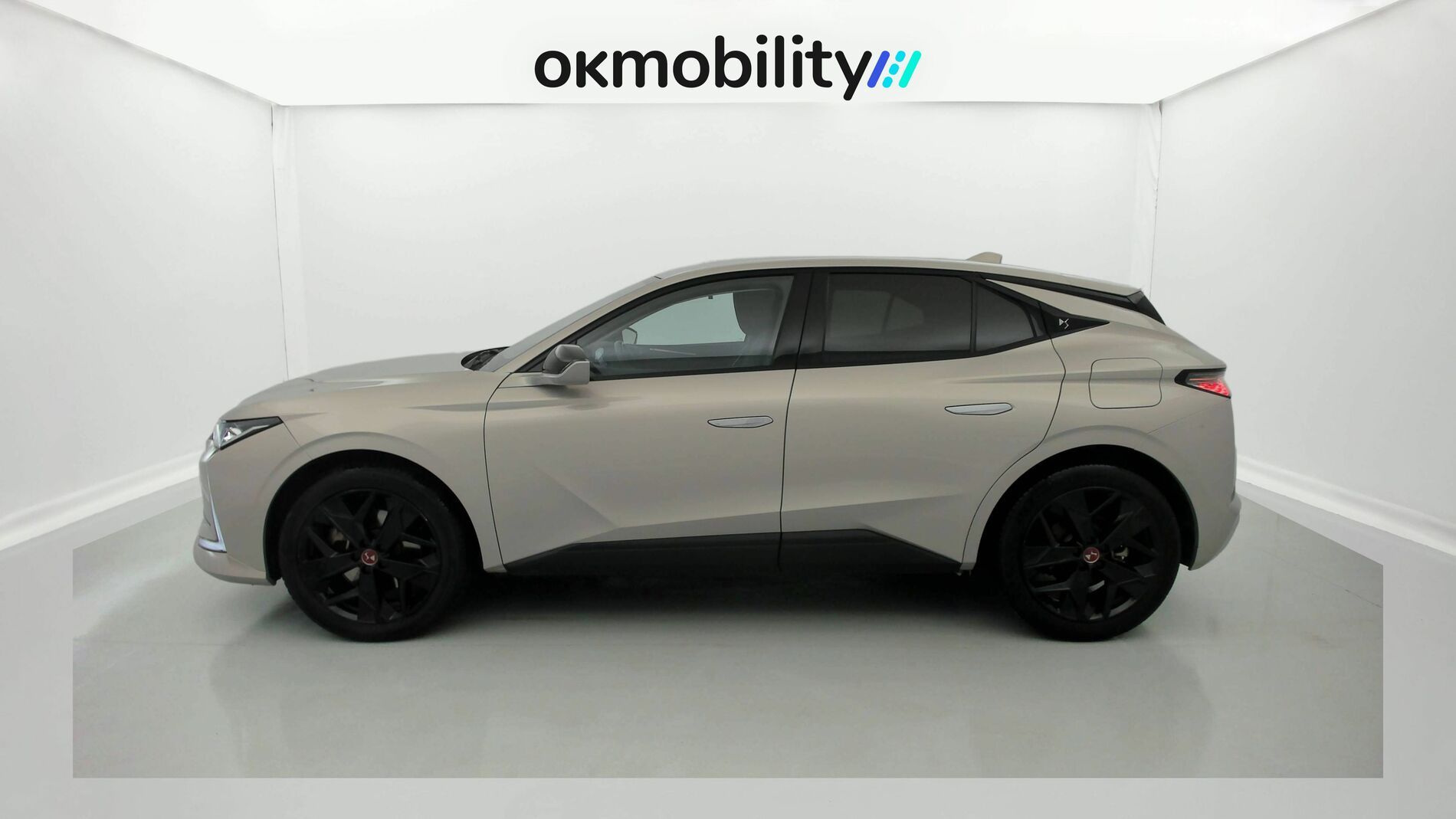 ds ds4 performance line + E-TENSE 225 CA 2023 crystal pearl 8