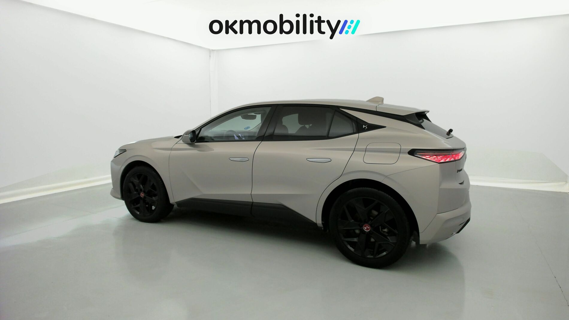 ds ds4 performance line + E-TENSE 225 CA 2023 crystal pearl 9