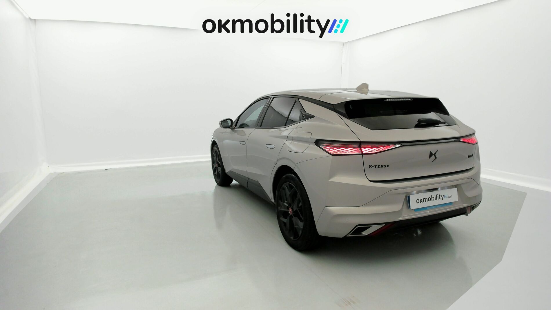 ds ds4 performance line + E-TENSE 225 CA 2023 crystal pearl 10