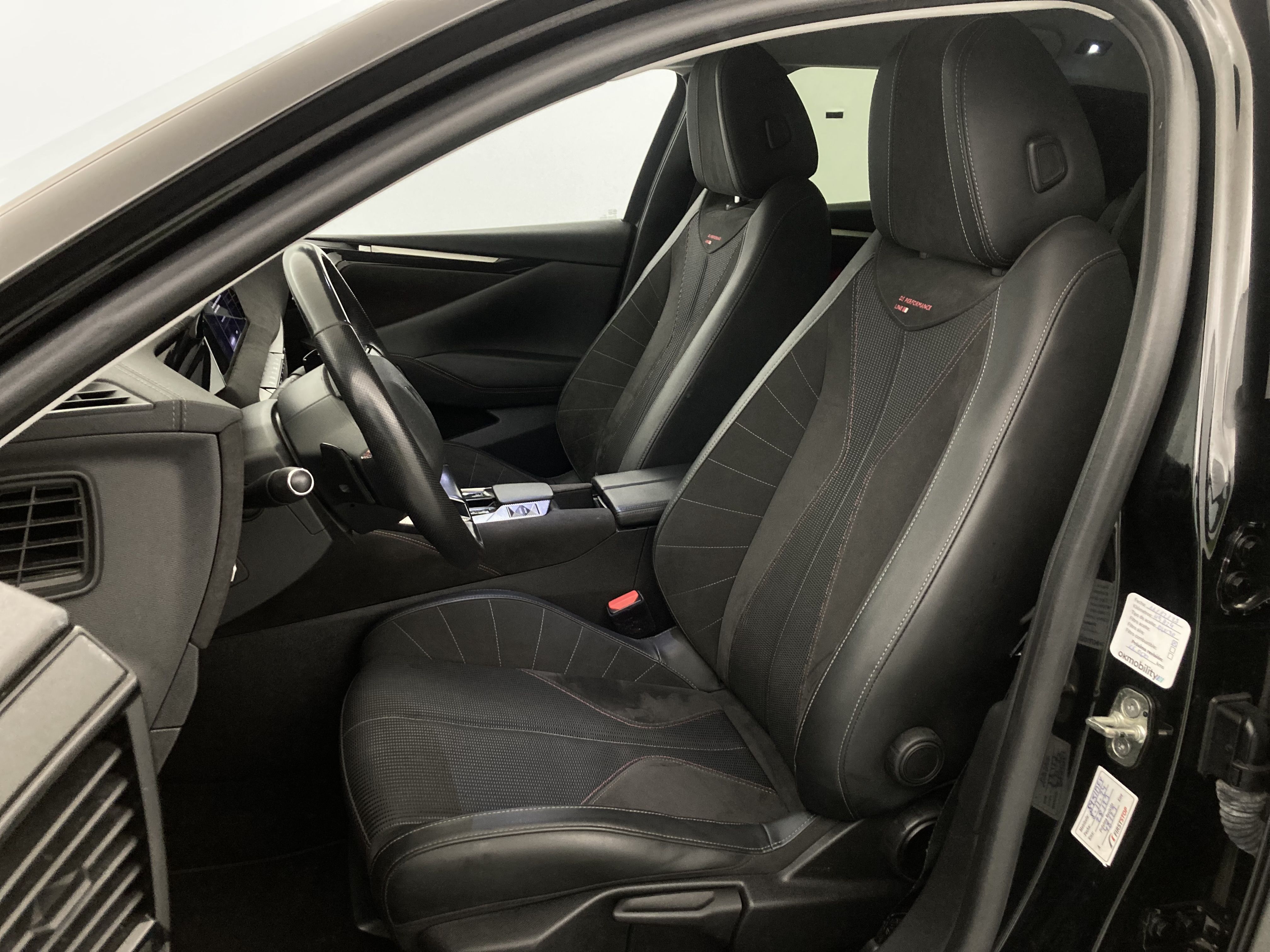 ds ds4 performance line + E-TENSE 225 CA 2023 negro perla 22