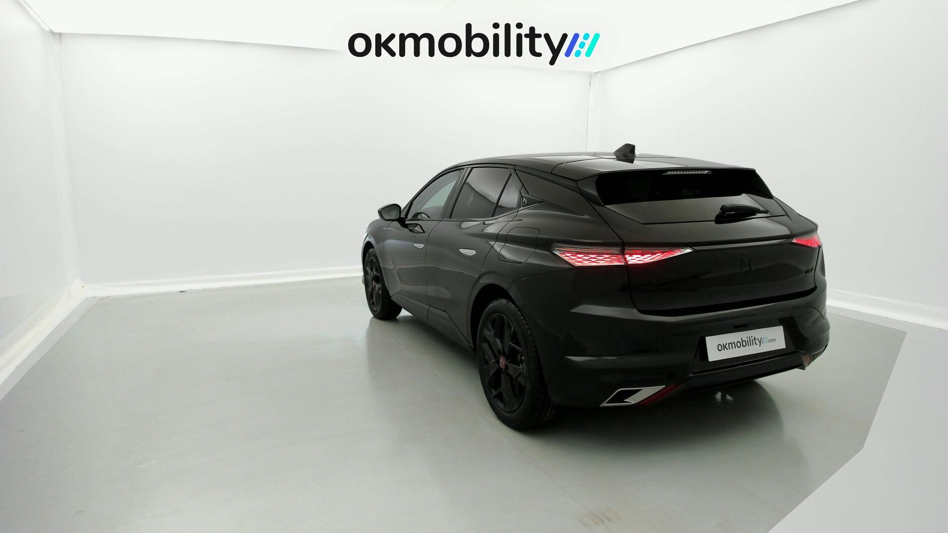 ds ds4 performance line + E-TENSE 225 CA 2023 negro perla 8