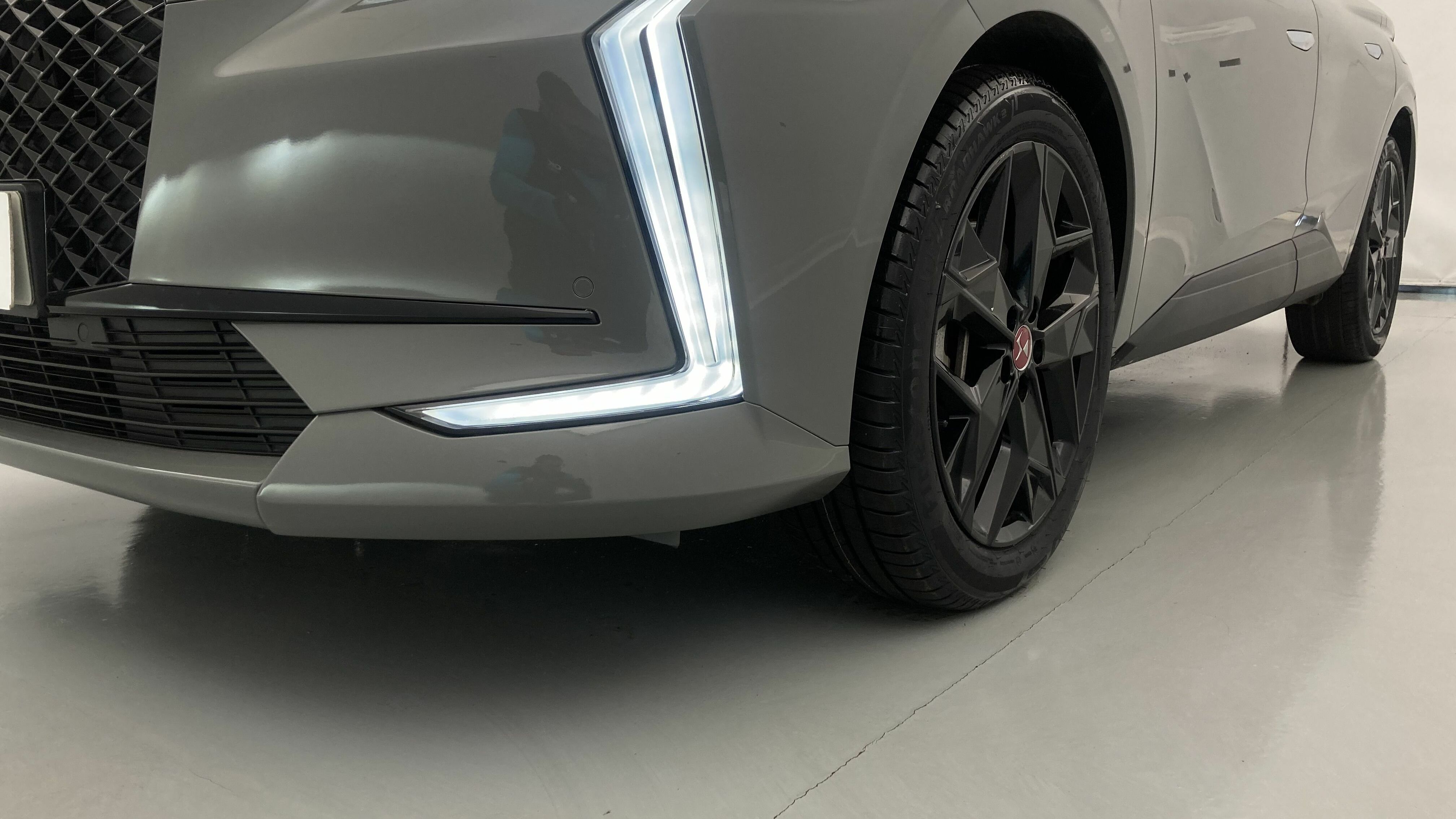 ds ds4 performance line + E-TENSE 225 CA 2023 lacquered grey 27