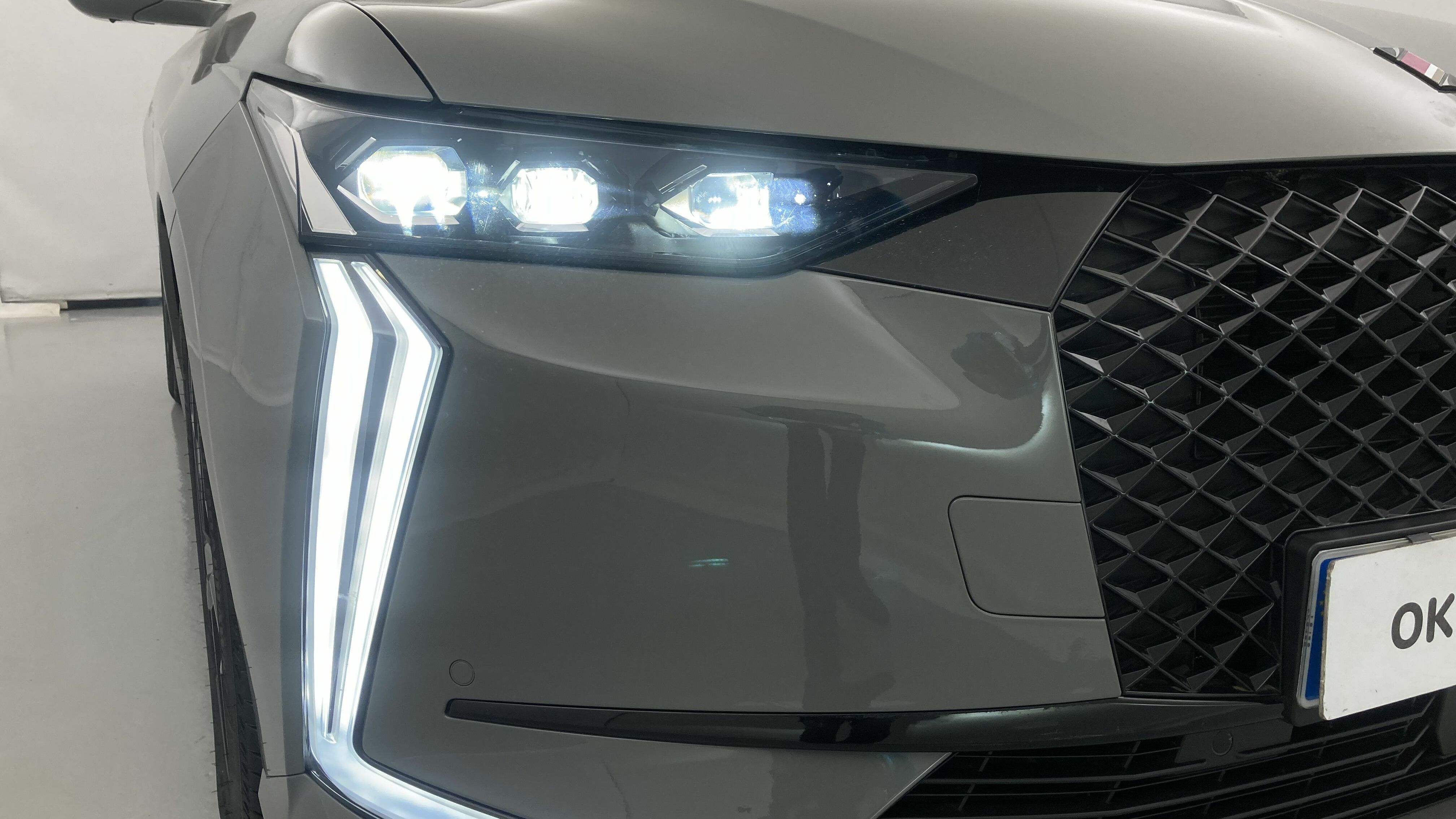 ds ds4 performance line + E-TENSE 225 CA 2023 lacquered grey 30