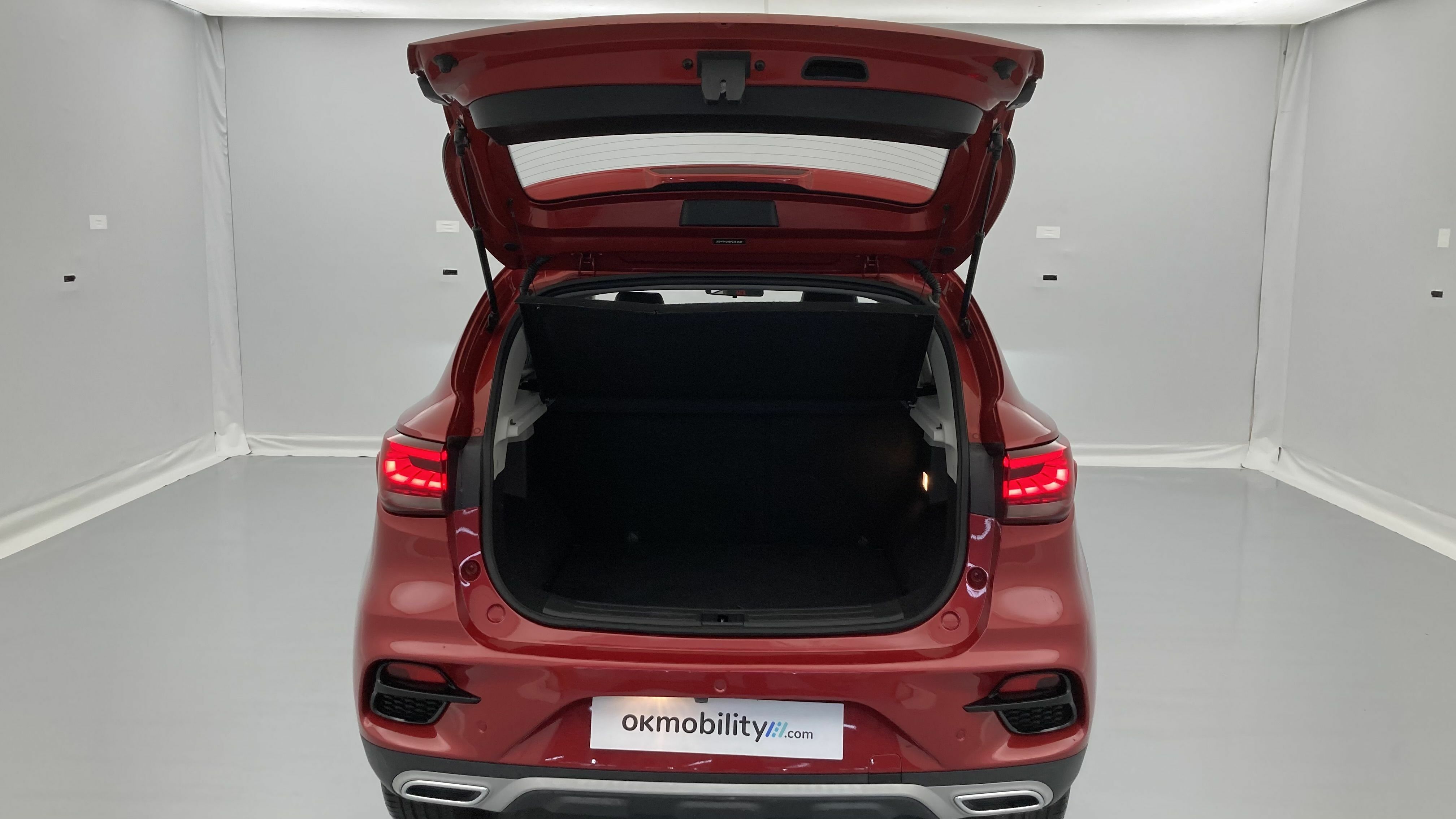 mg zs luxury 1.5 VTI-TECH 106 2023 dynamic red 24