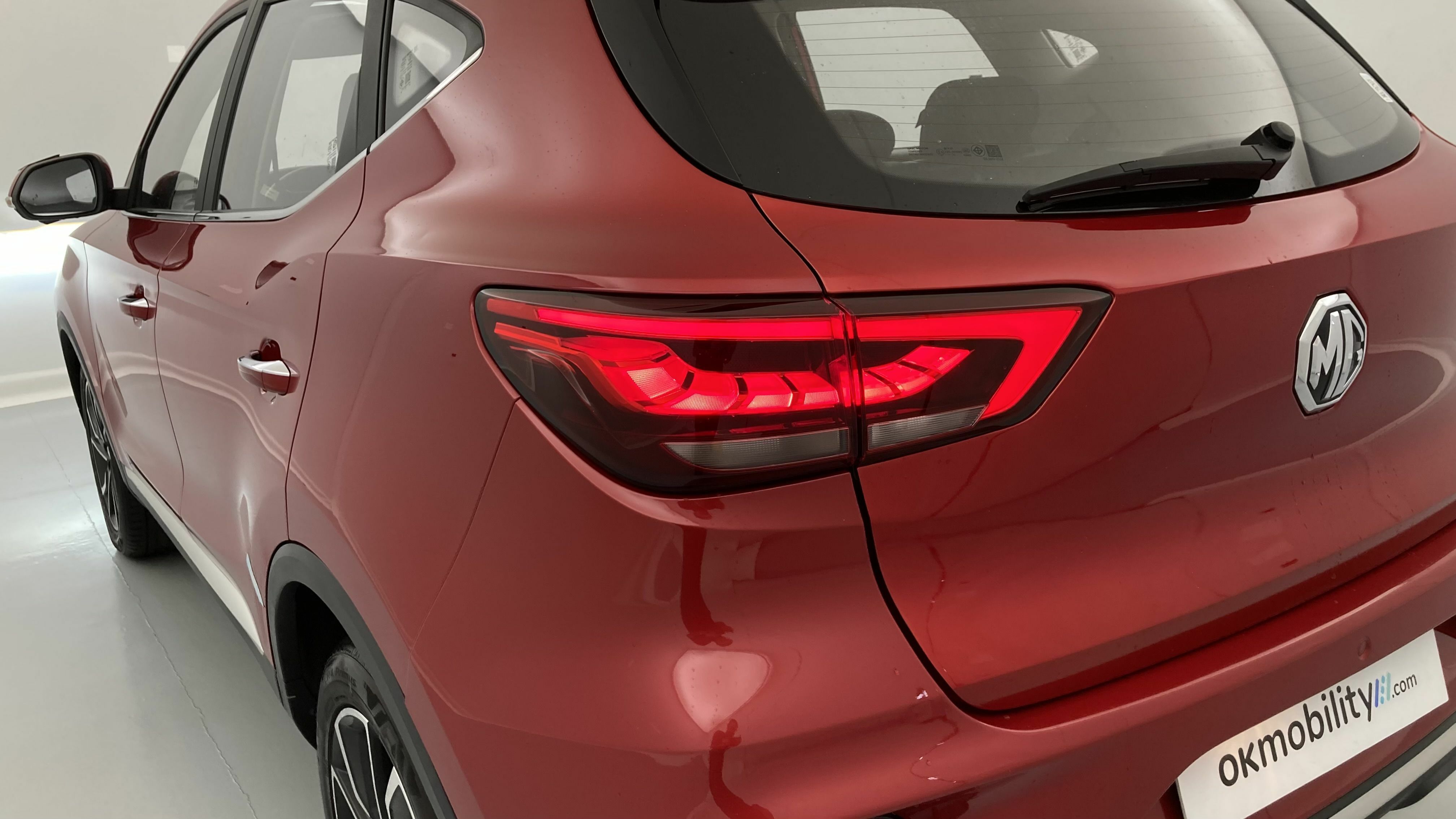 mg zs luxury 1.5 VTI-TECH 106 2023 dynamic red 30