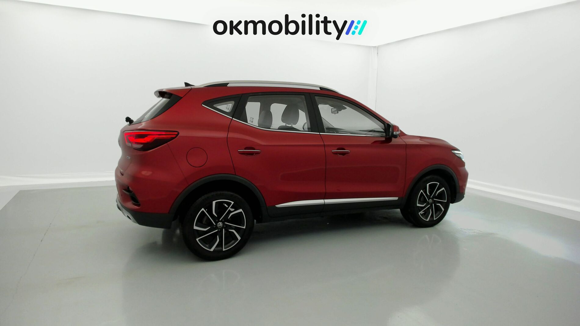 mg zs luxury 1.5 VTI-TECH 106 2023 dynamic red 12