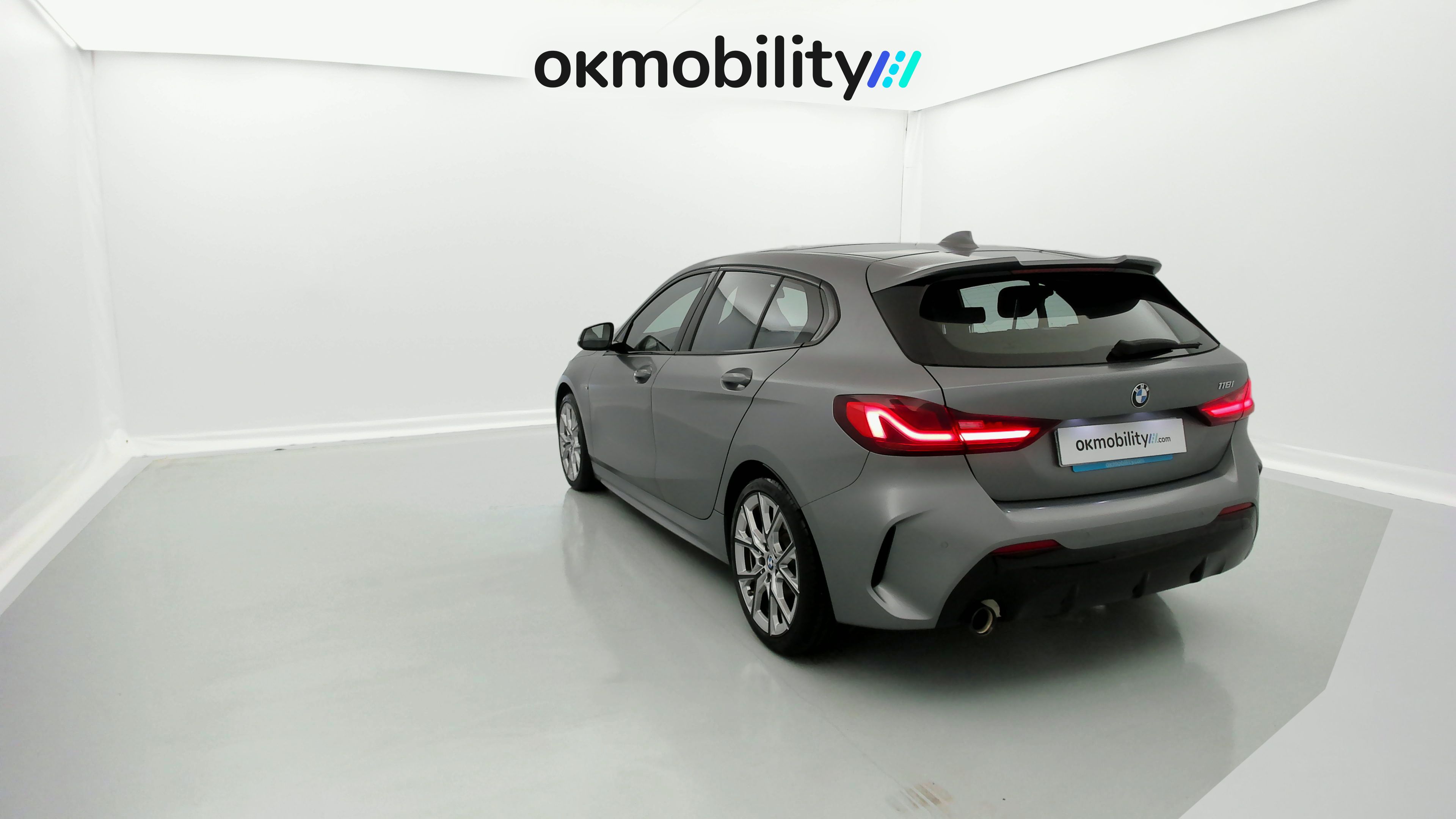 bmw serie 1 m sport colorvision 118I 136 STEPTRONIC 2024 frozen pure grey 8