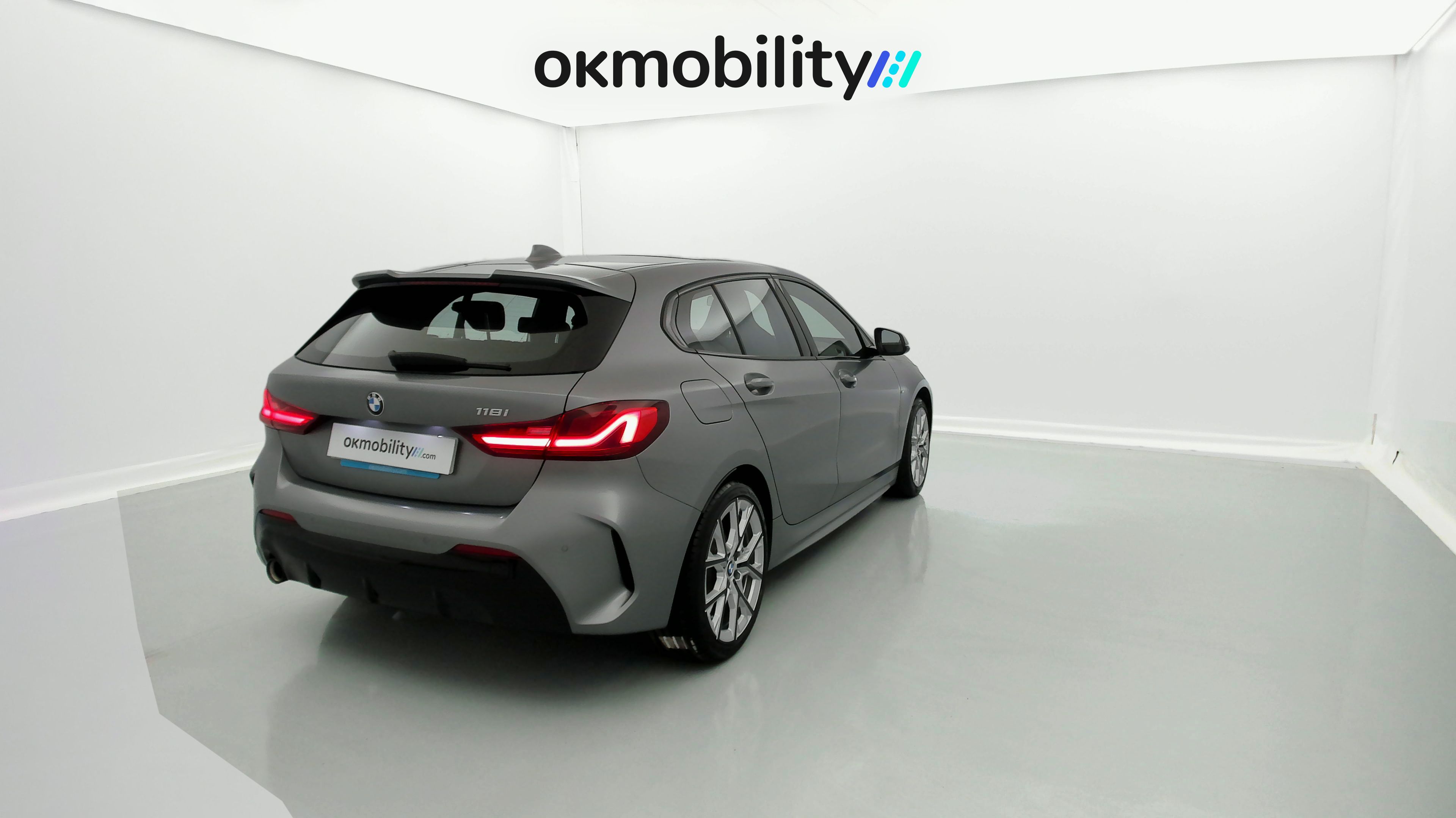 bmw serie 1 m sport colorvision 118I 136 STEPTRONIC 2024 frozen pure grey 10