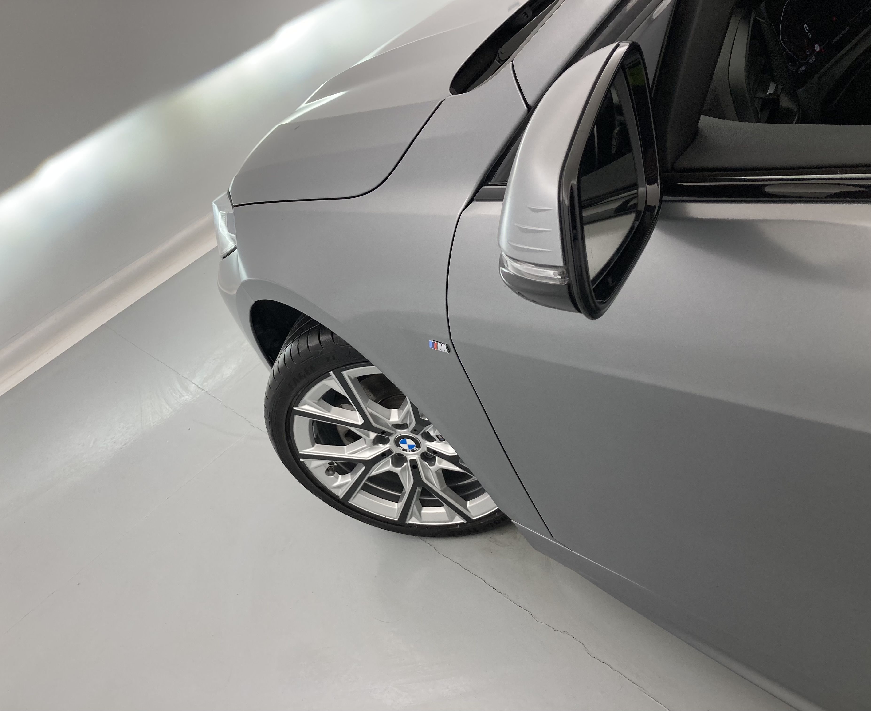 bmw serie 1 m sport colorvision 118I 136 STEPTRONIC 2024 frozen pure grey 32