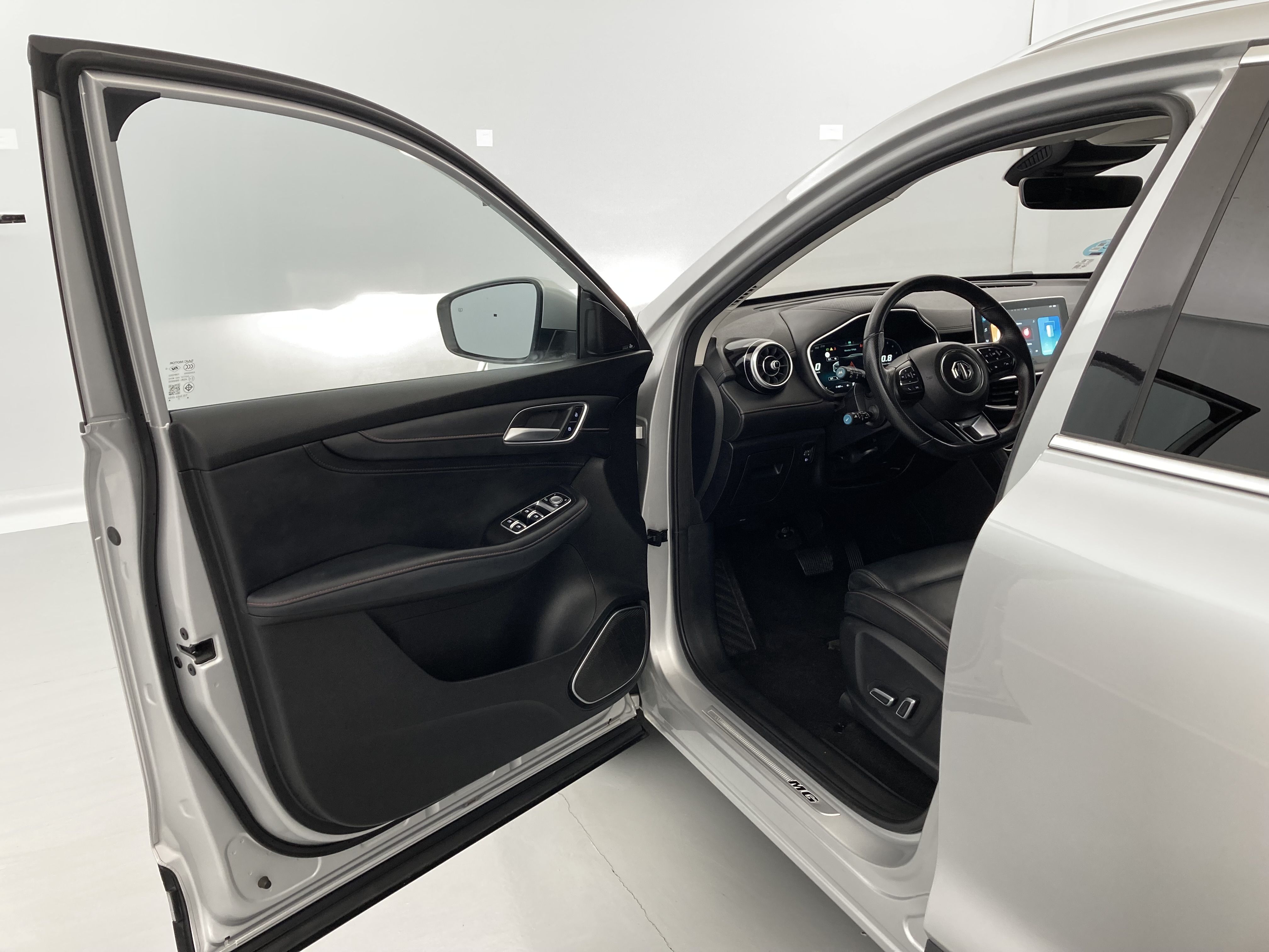 mg hs comfort 1.5 T-GDI 162 AT 2023 silver 16