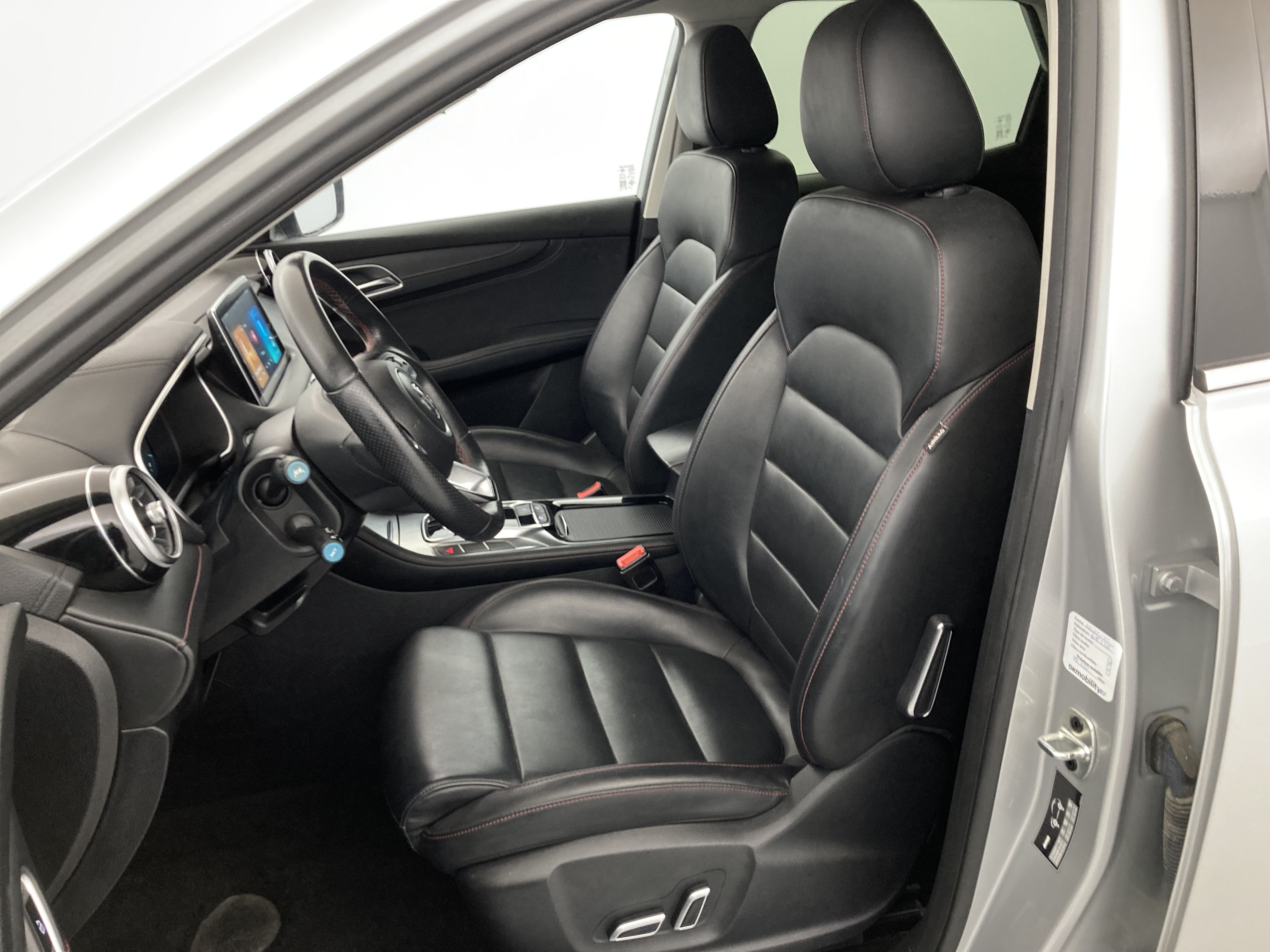 mg hs comfort 1.5 T-GDI 162 AT 2023 silver 26