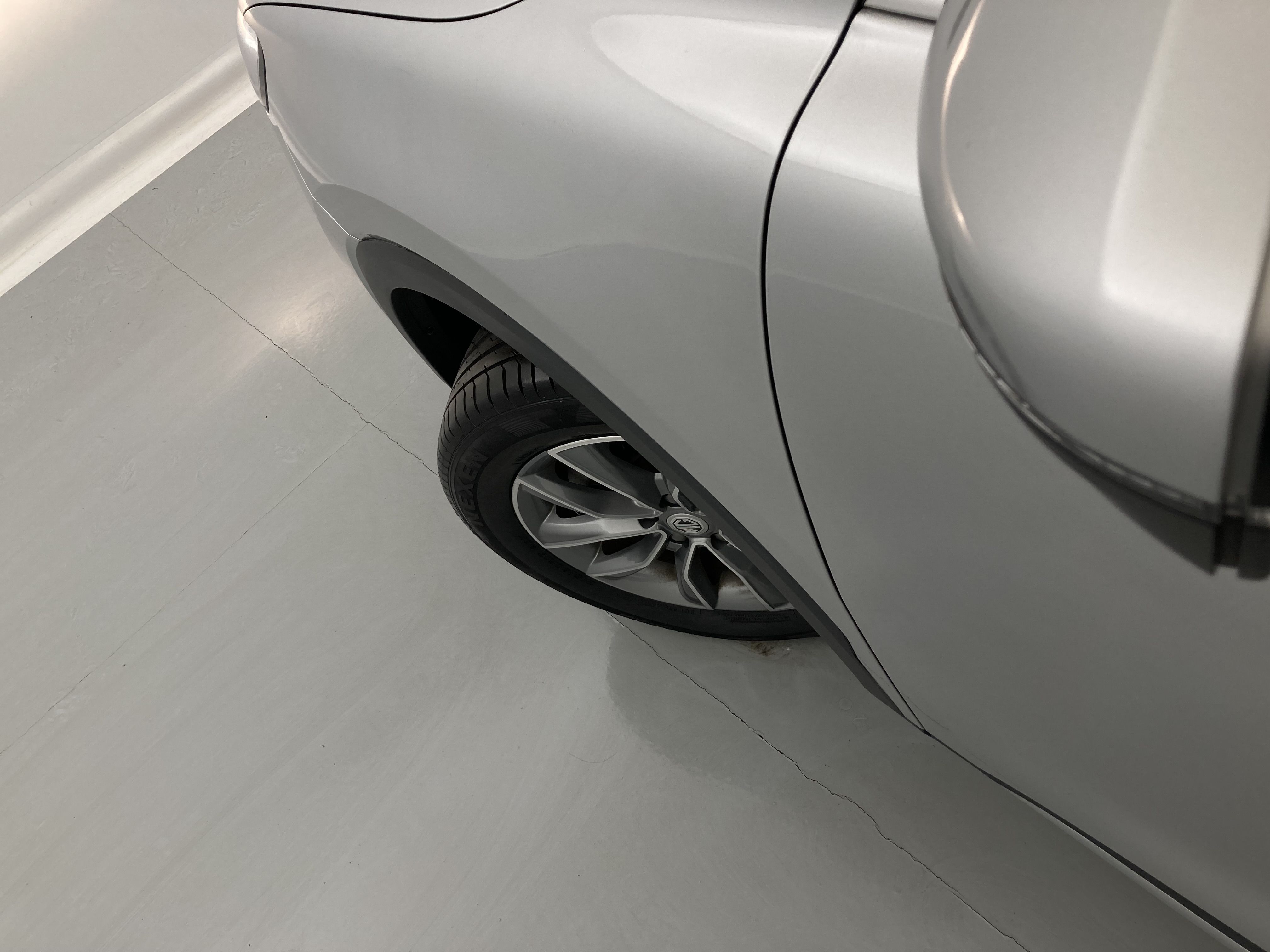 mg hs comfort 1.5 T-GDI 162 AT 2023 silver 31