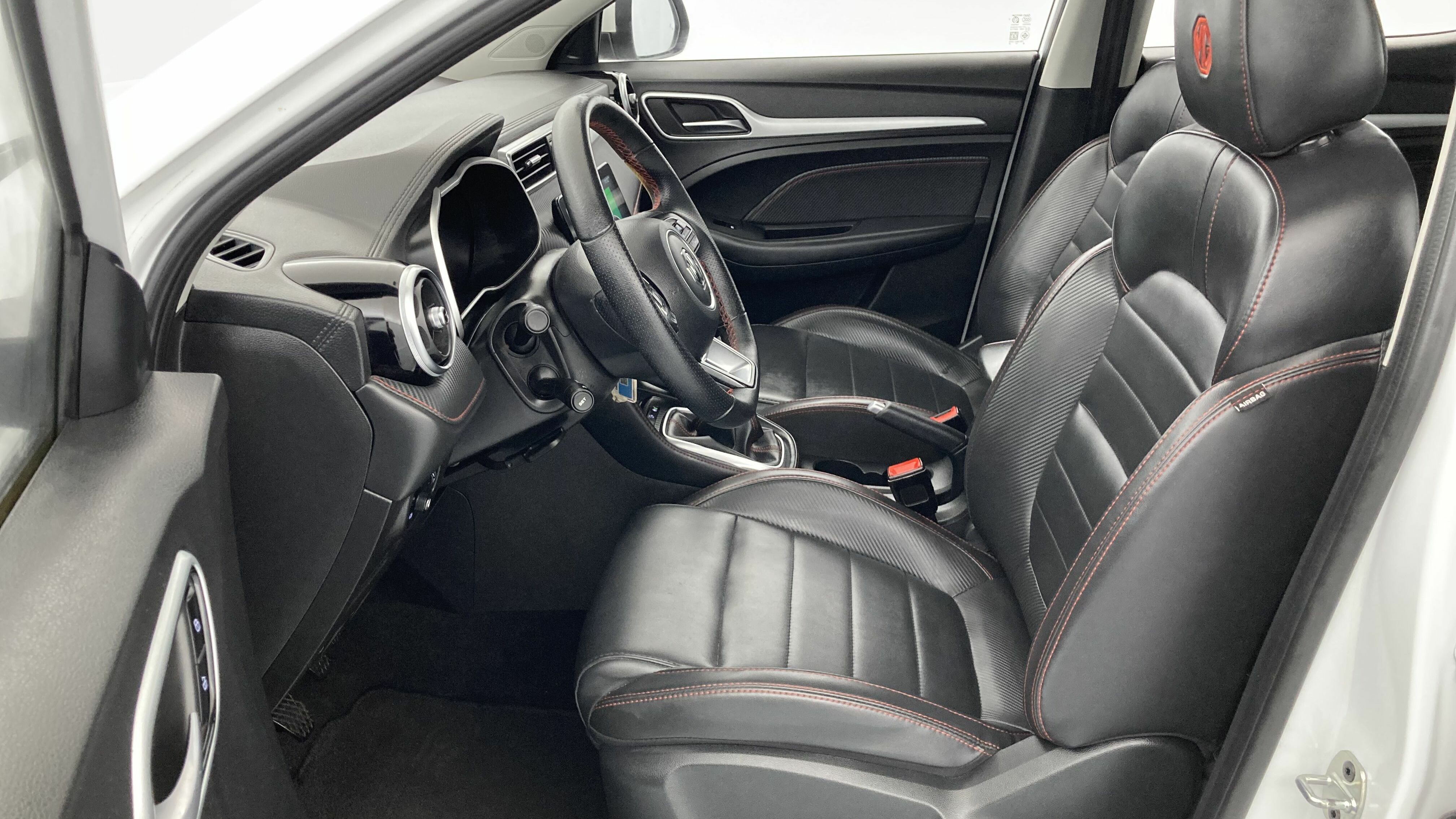 mg zs luxury 1.5 VTI-TECH 106 2023 white 14