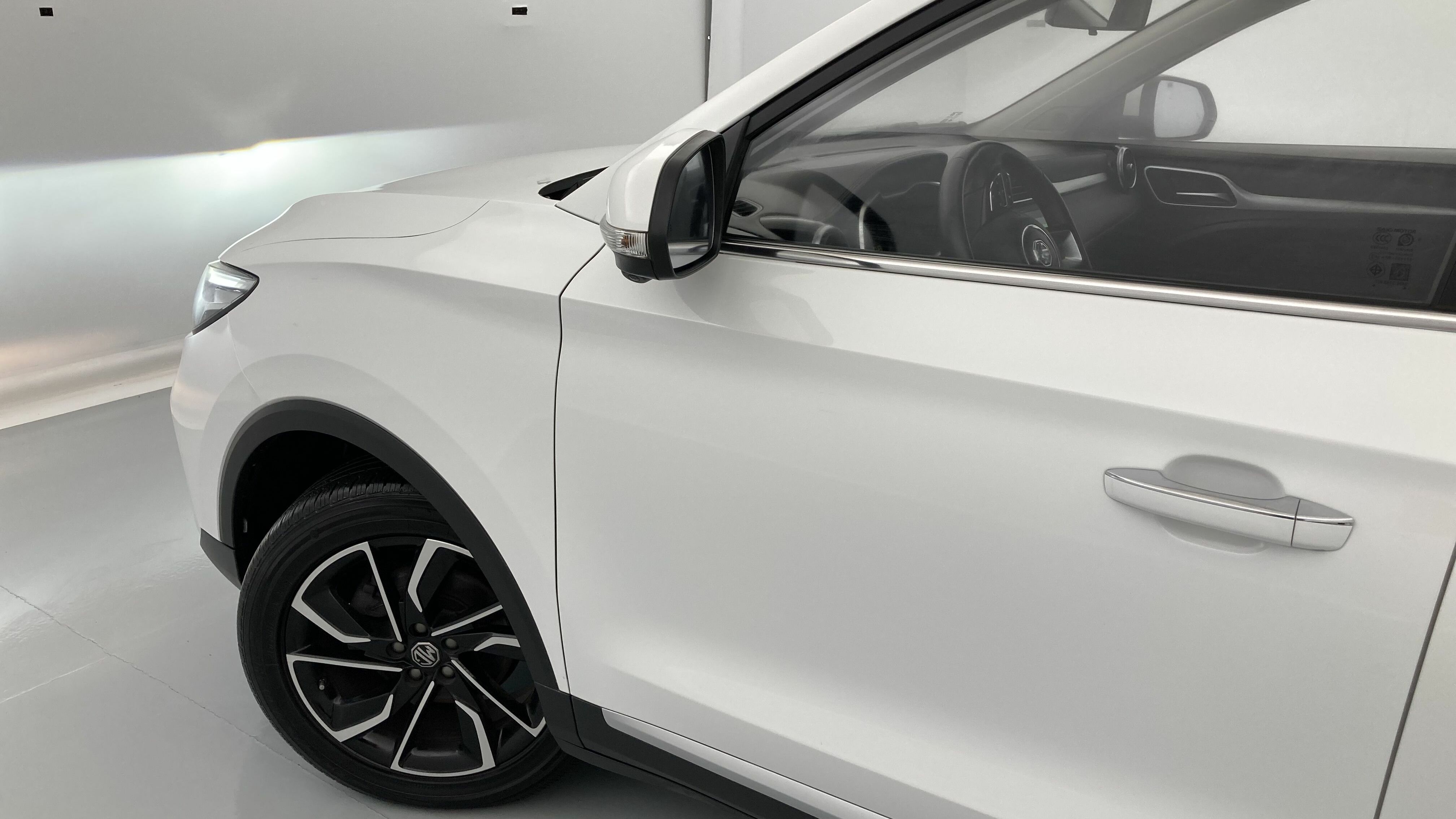 mg zs luxury 1.5 VTI-TECH 106 2023 white 28