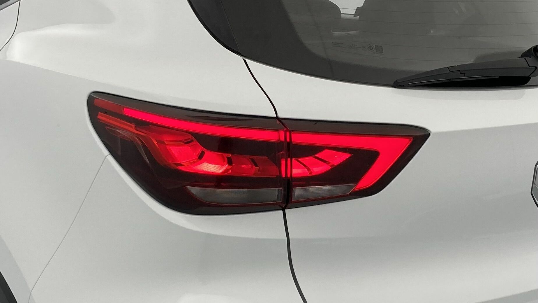 mg zs luxury 1.5 VTI-TECH 106 2023 white 30