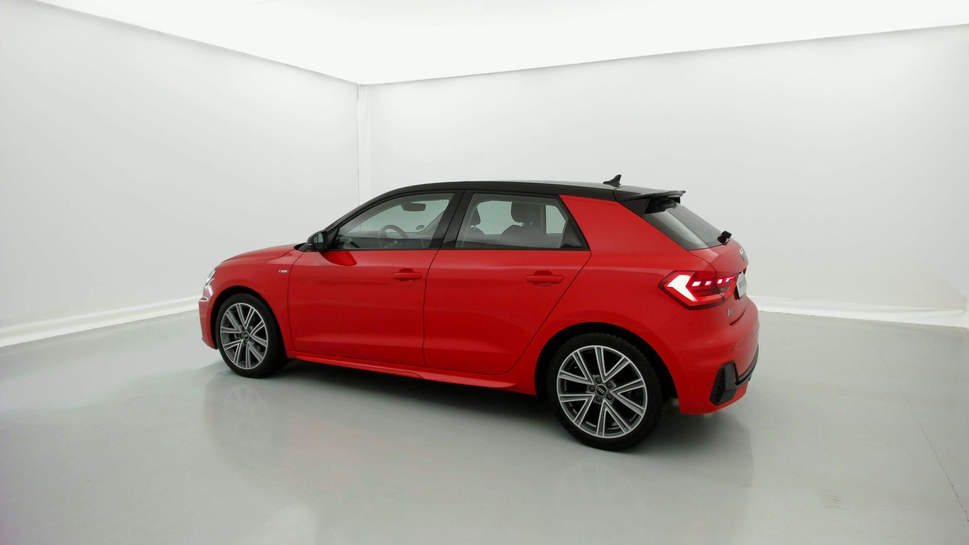 audi a1 sportback s line 30 TFSI 110 2022 misanorot / mythosschwarz 8