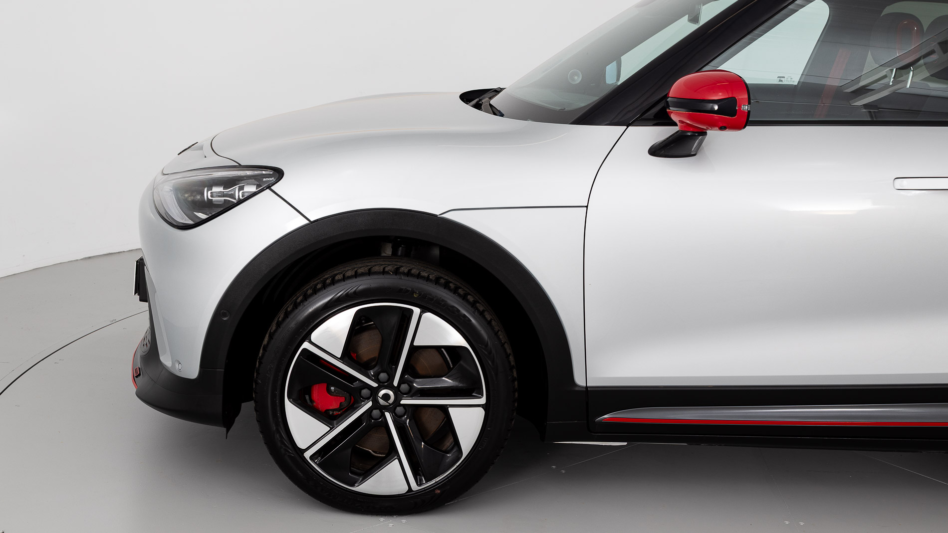 smart #1 brabus 428 4X4 2023 cyber silver / radiant red 29