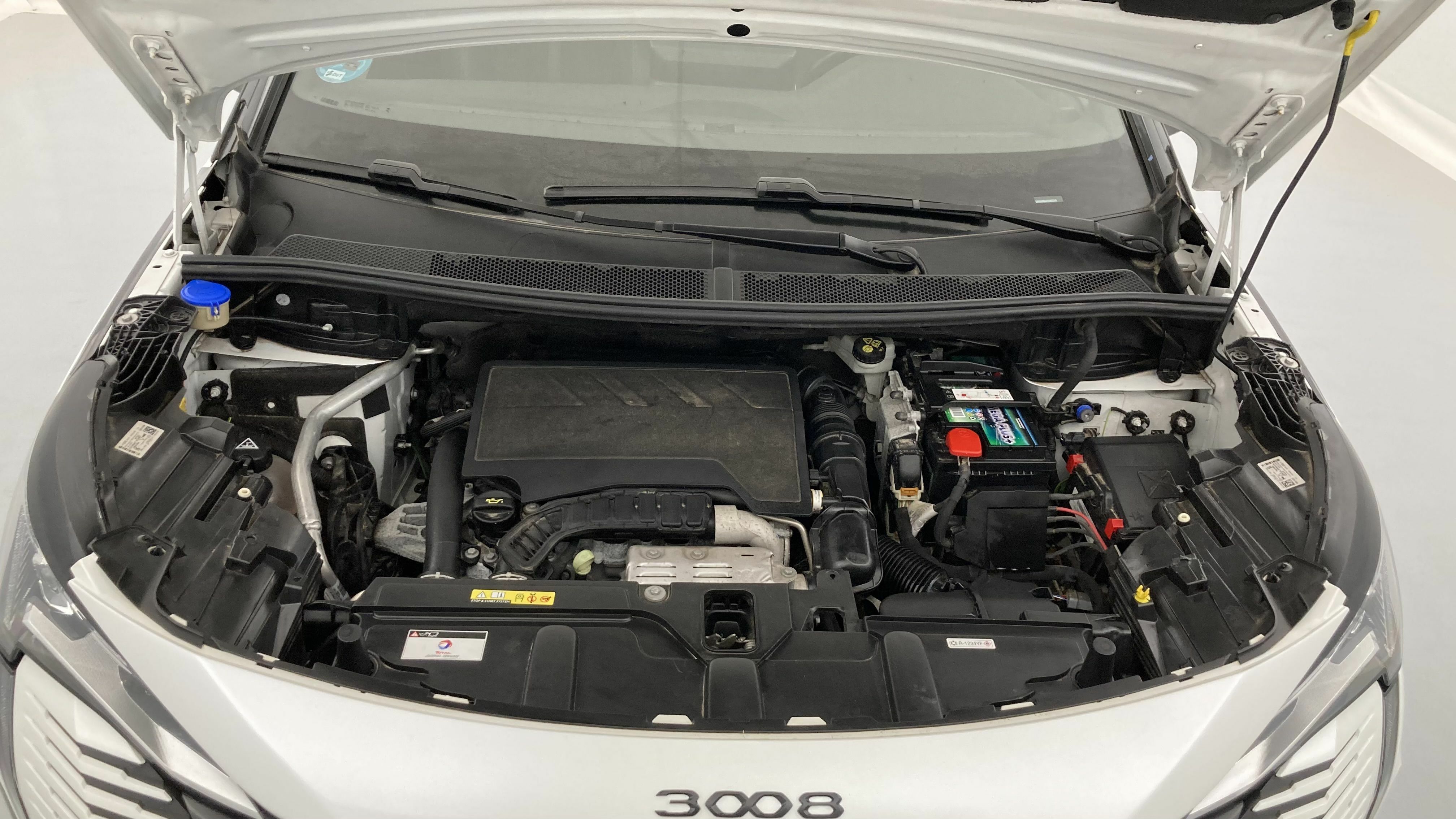 peugeot 3008 gt 1.2 PURETECH 130 EAT 2023 blanco nacarado 25