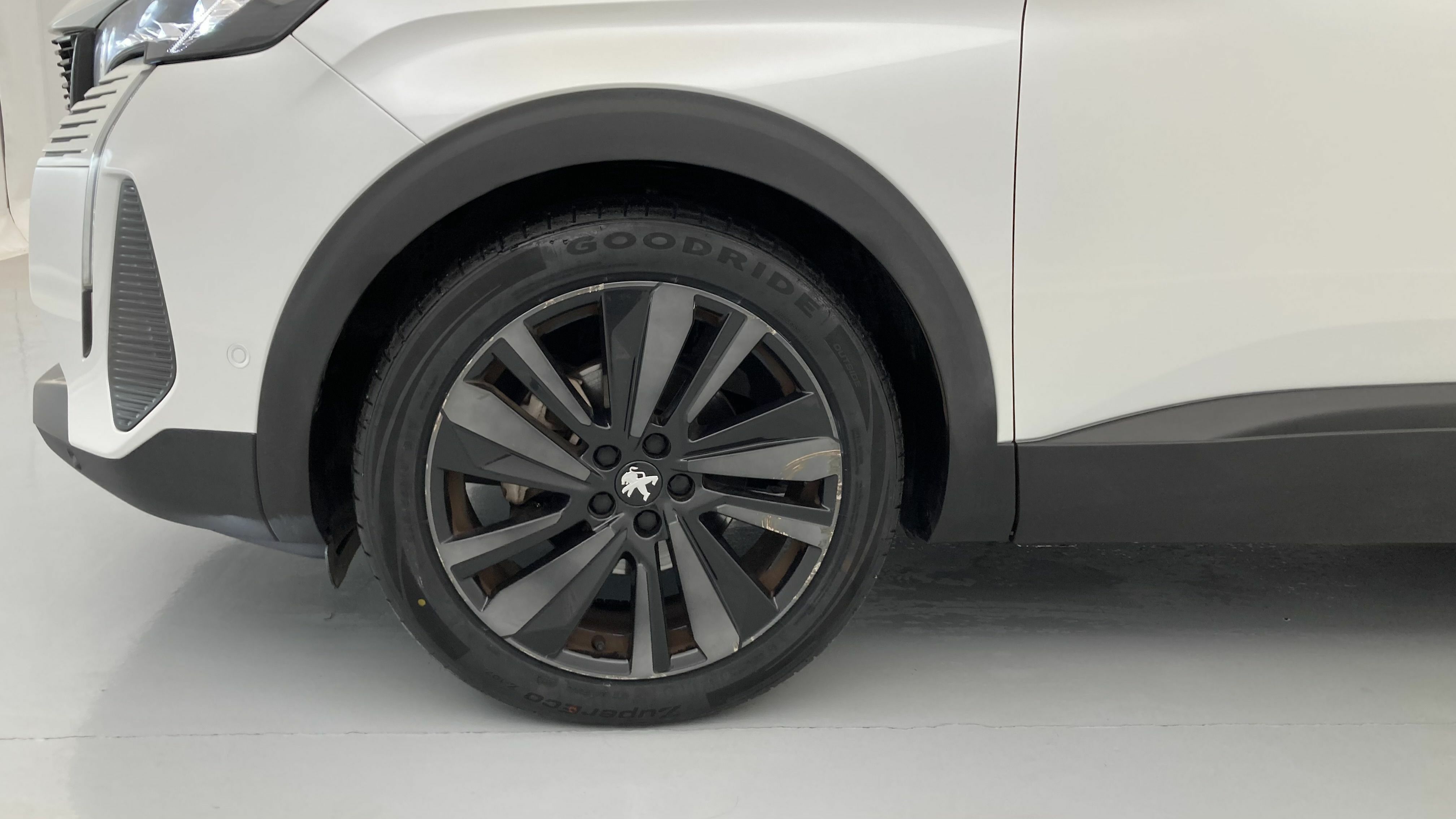 peugeot 3008 gt 1.2 PURETECH 130 EAT 2023 blanco nacarado 27