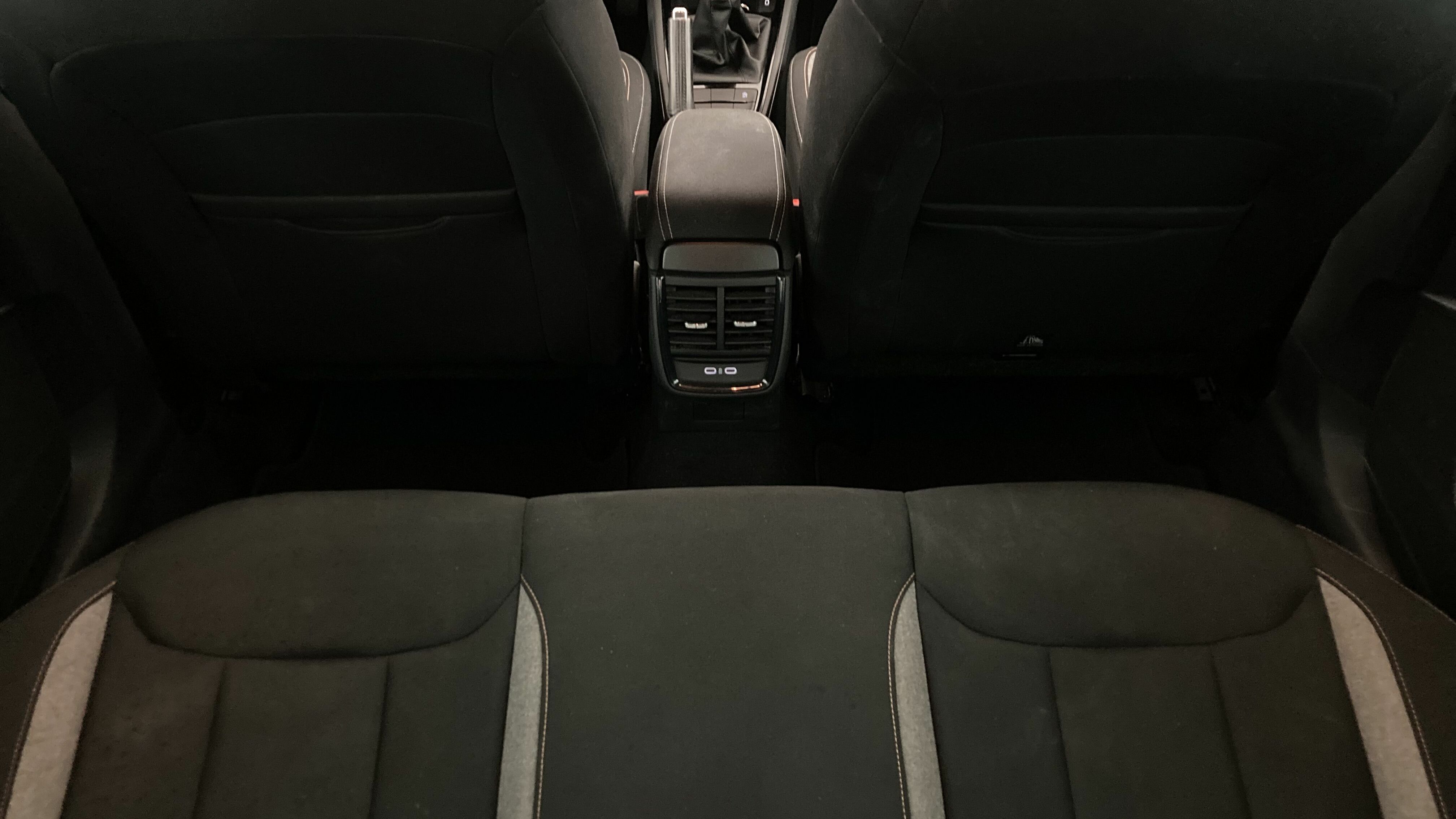 skoda kamiq selection 1.0 TSI 95 2024 rojo velvet 20