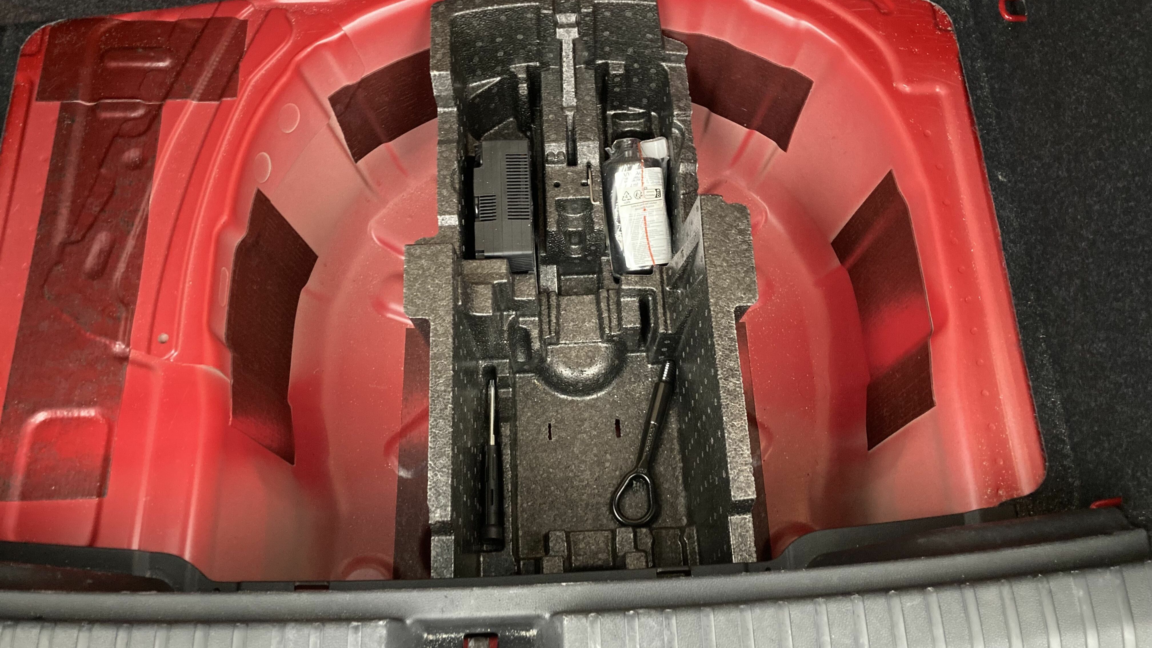 skoda kamiq selection 1.0 TSI 95 2024 rojo velvet 21