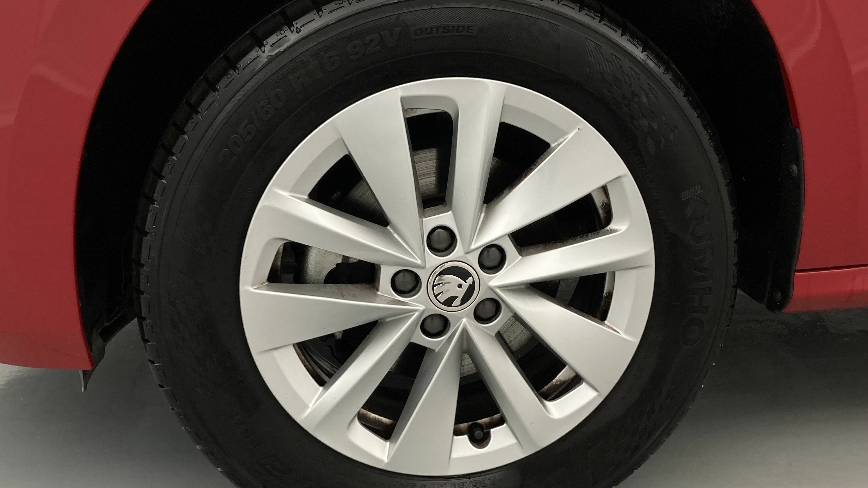 skoda kamiq selection 1.0 TSI 95 2024 rojo velvet 25