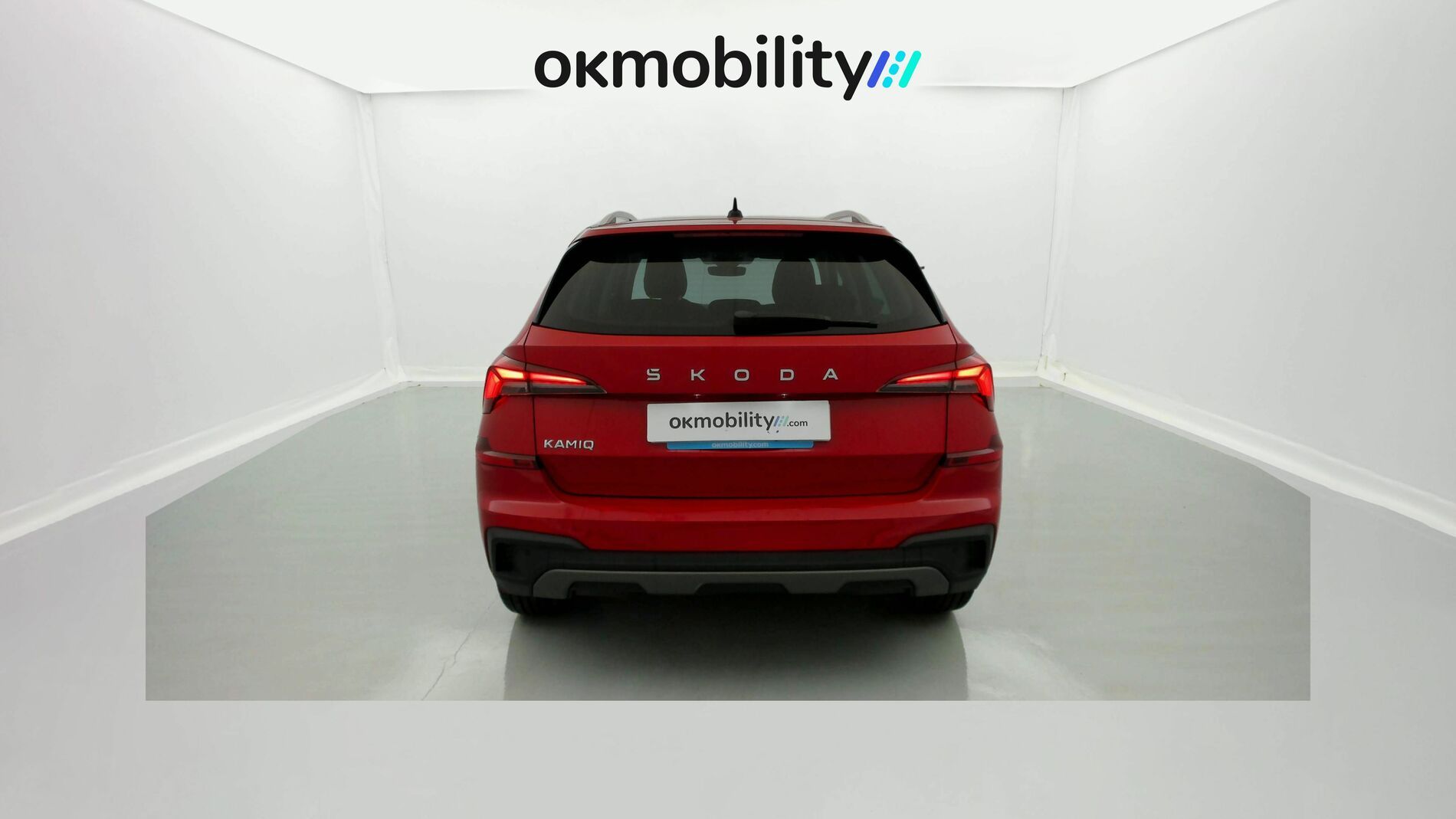 skoda kamiq selection 1.0 TSI 95 2024 rojo velvet 9