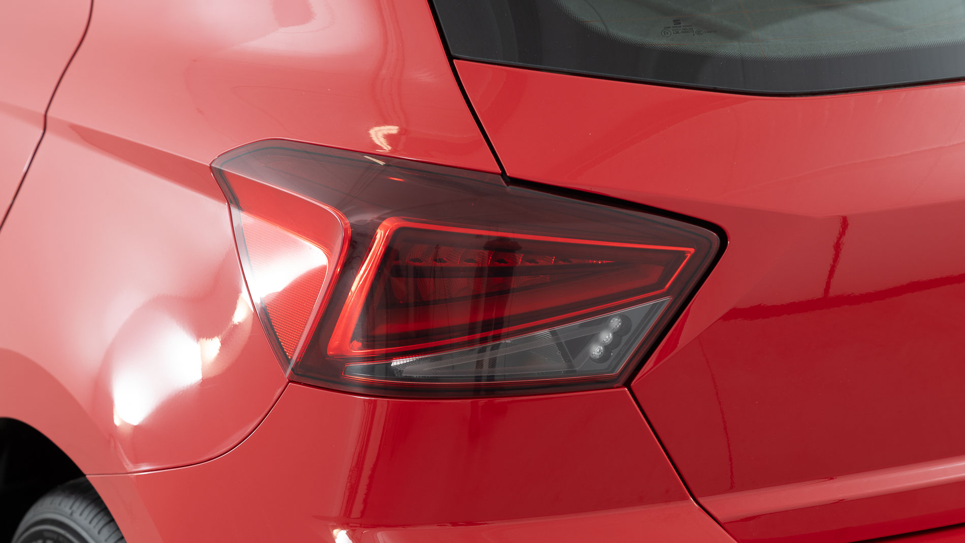 seat ibiza style xl 1.0 MPI 80 2023 rojo 30