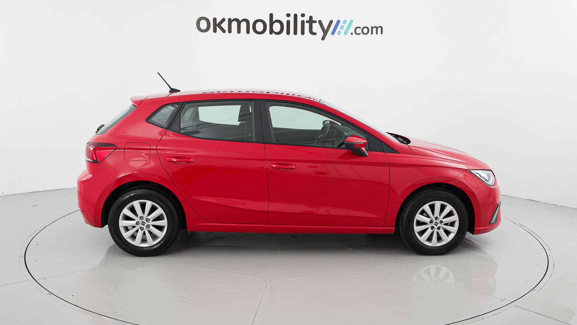 seat ibiza style xl 1.0 MPI 80 2023 rojo 3